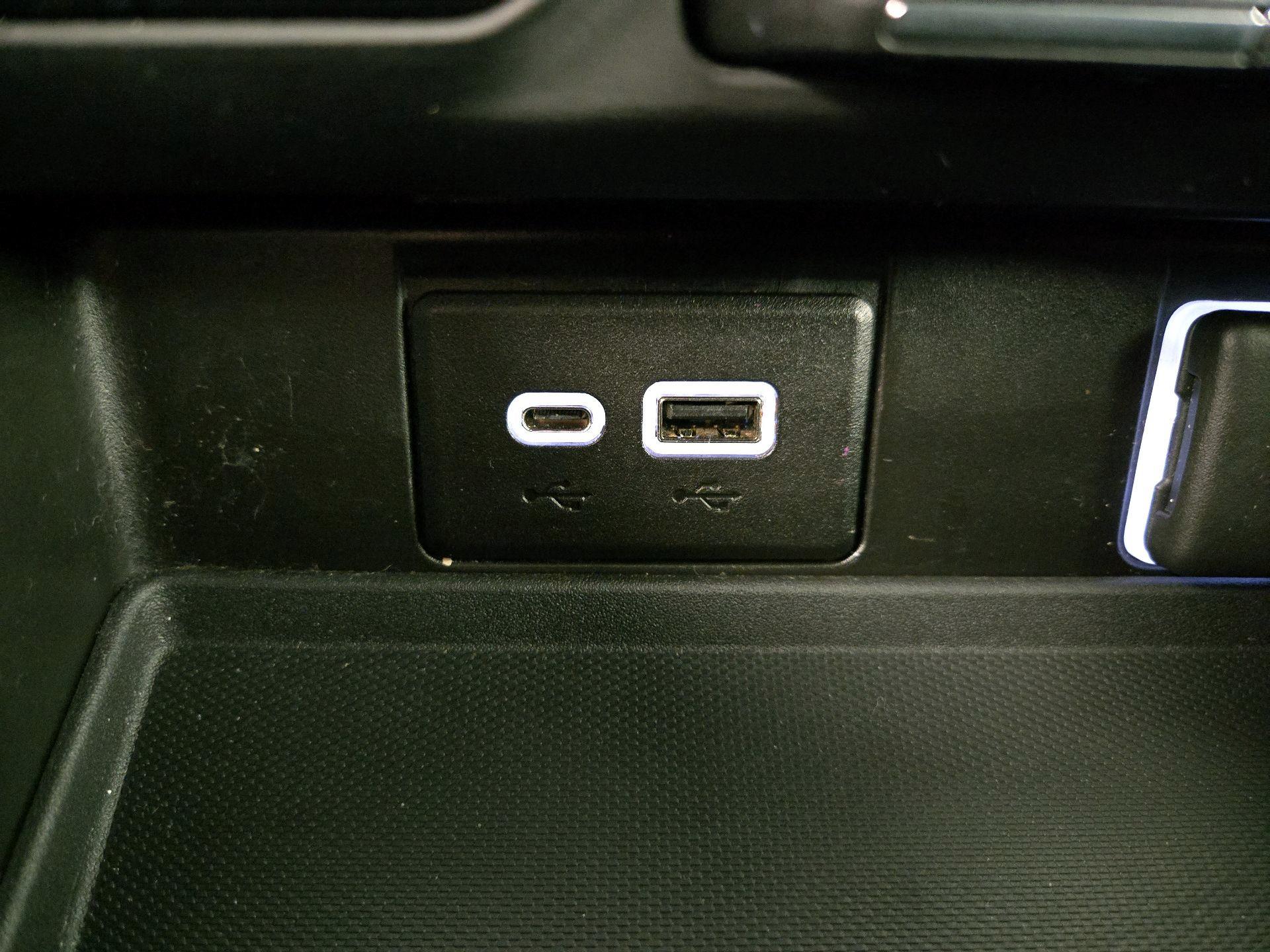 Thumbnail: 2021 Chevrolet Tahoe - 18