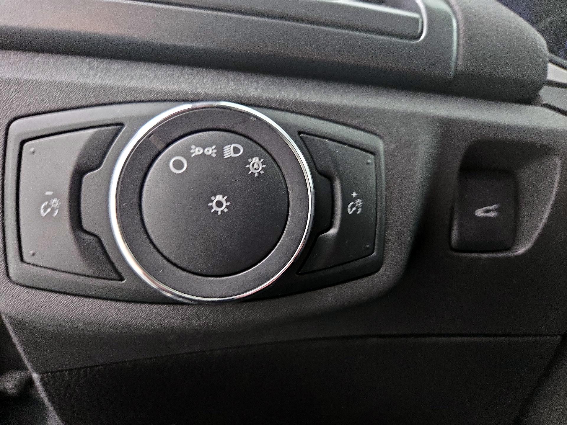 Thumbnail: 2015 Ford Fusion - 13