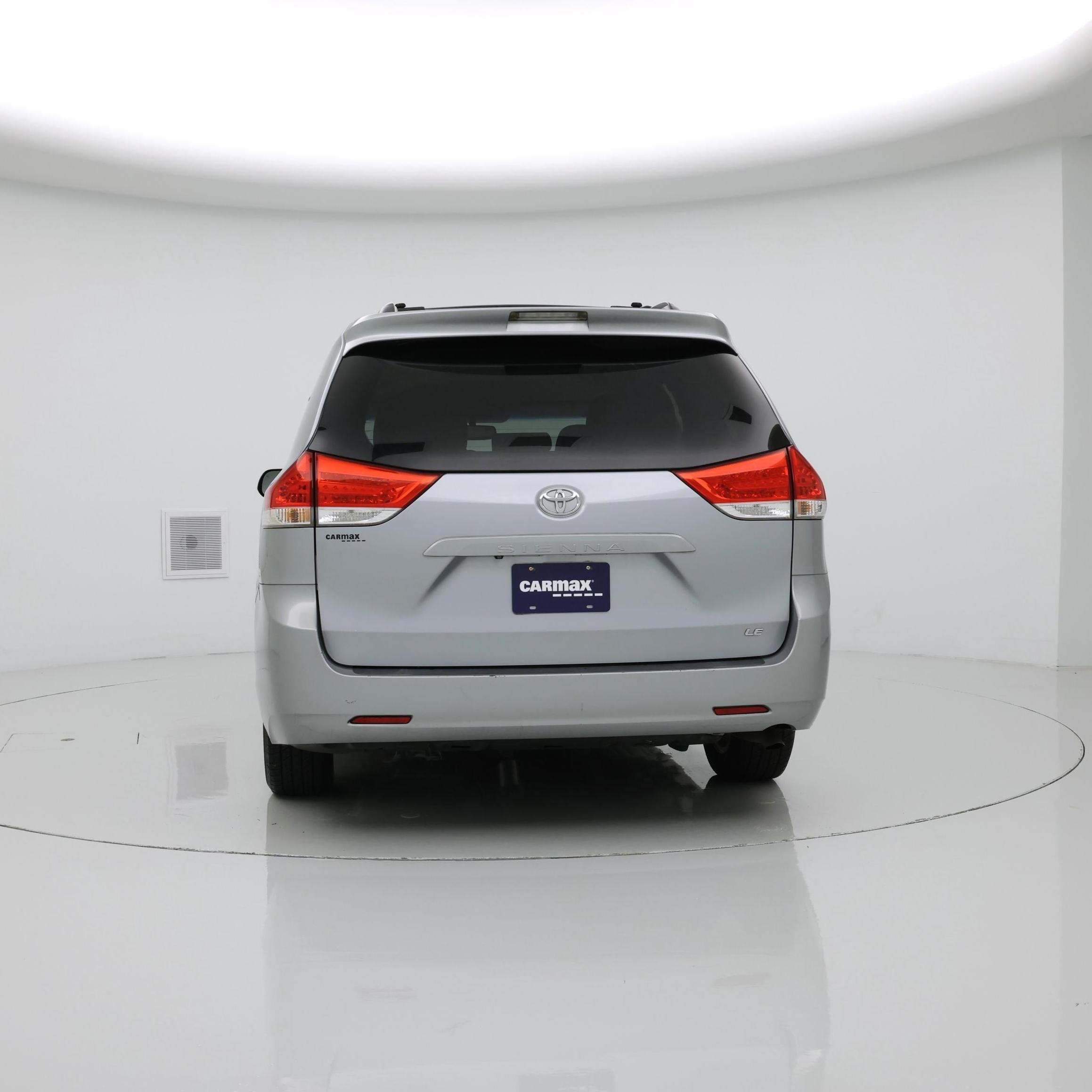 Thumbnail: 2014 Toyota Sienna - 6