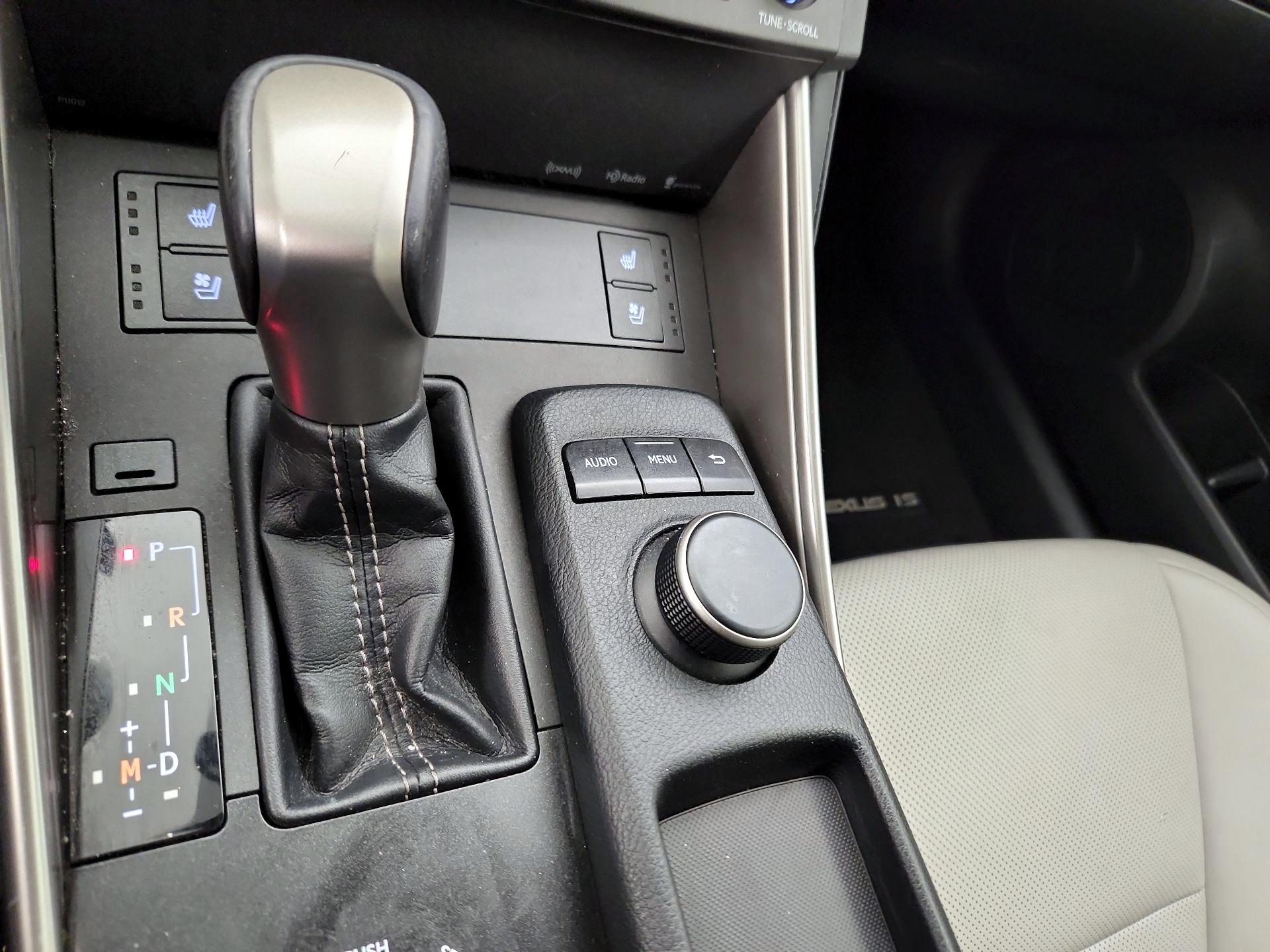 Thumbnail: 2016 Lexus IS - 17