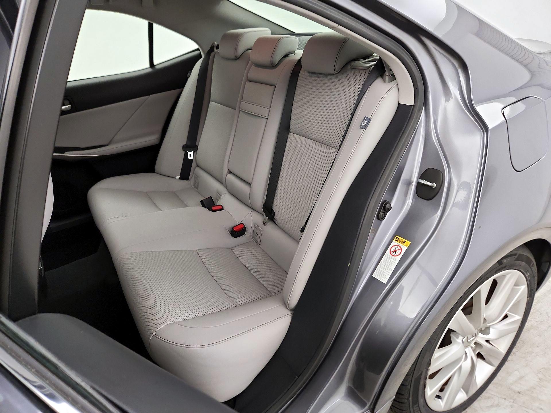 Thumbnail: 2016 Lexus IS - 20