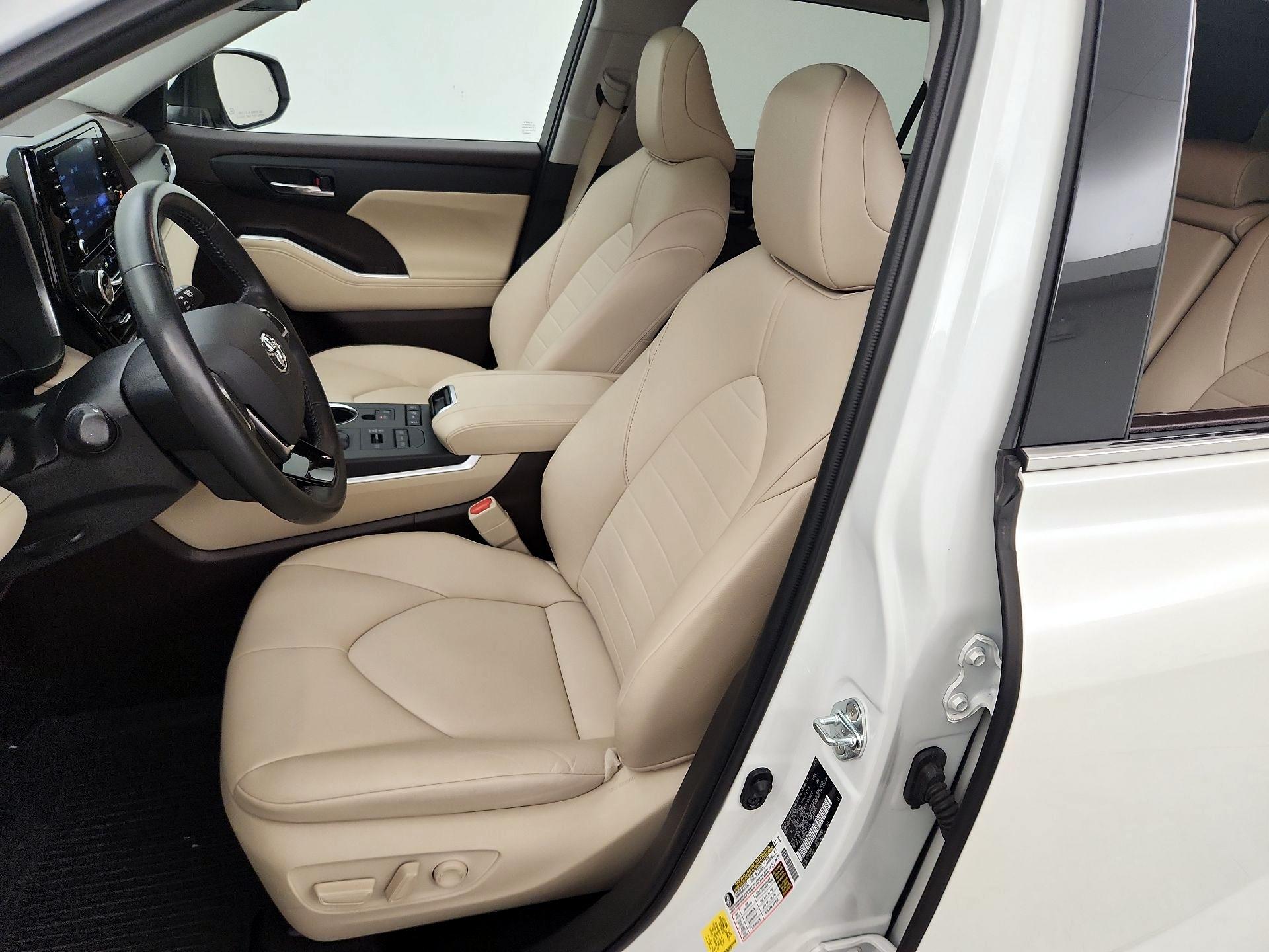 Thumbnail: 2021 Toyota Highlander - 11