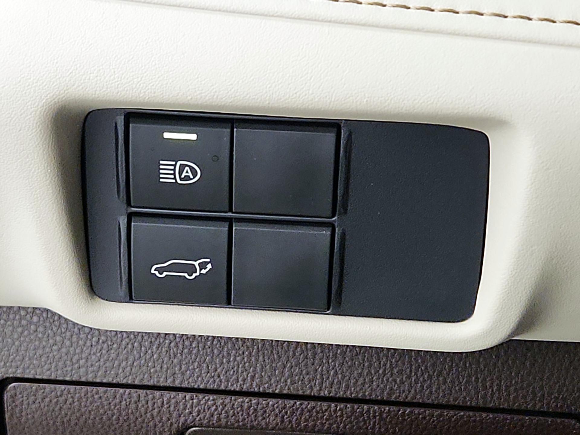 Thumbnail: 2021 Toyota Highlander - 13