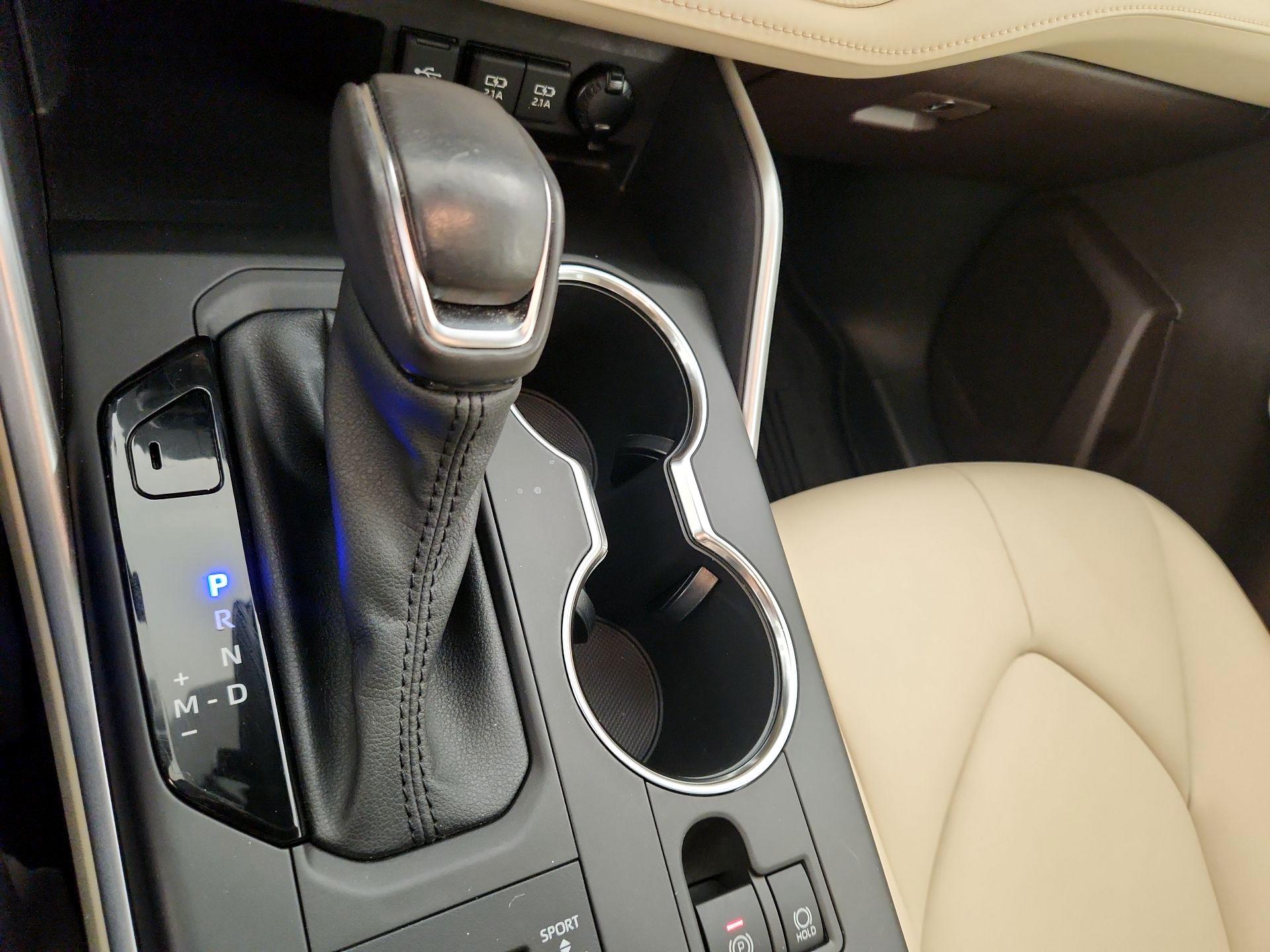 Thumbnail: 2021 Toyota Highlander - 17