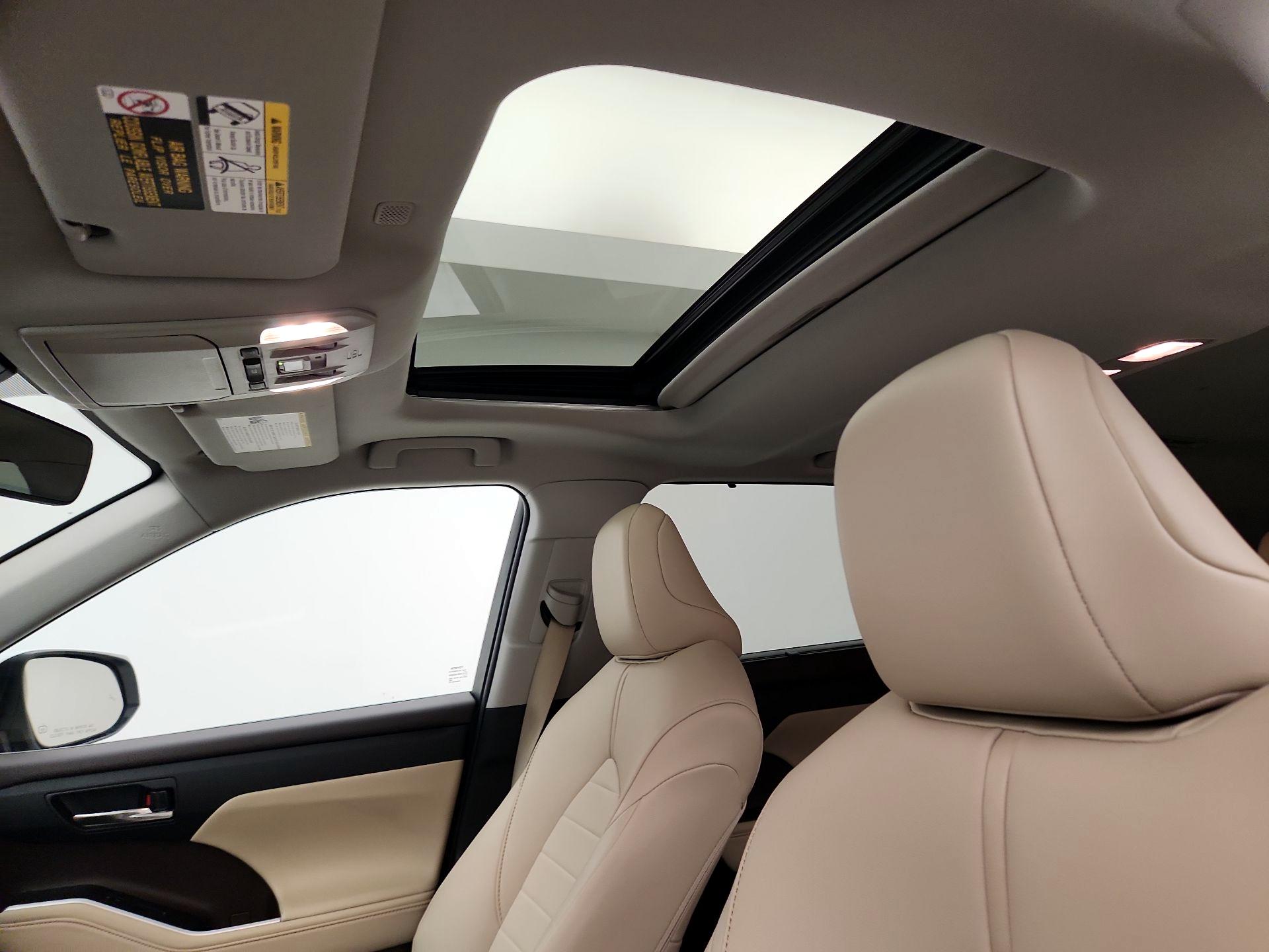 Thumbnail: 2021 Toyota Highlander - 19