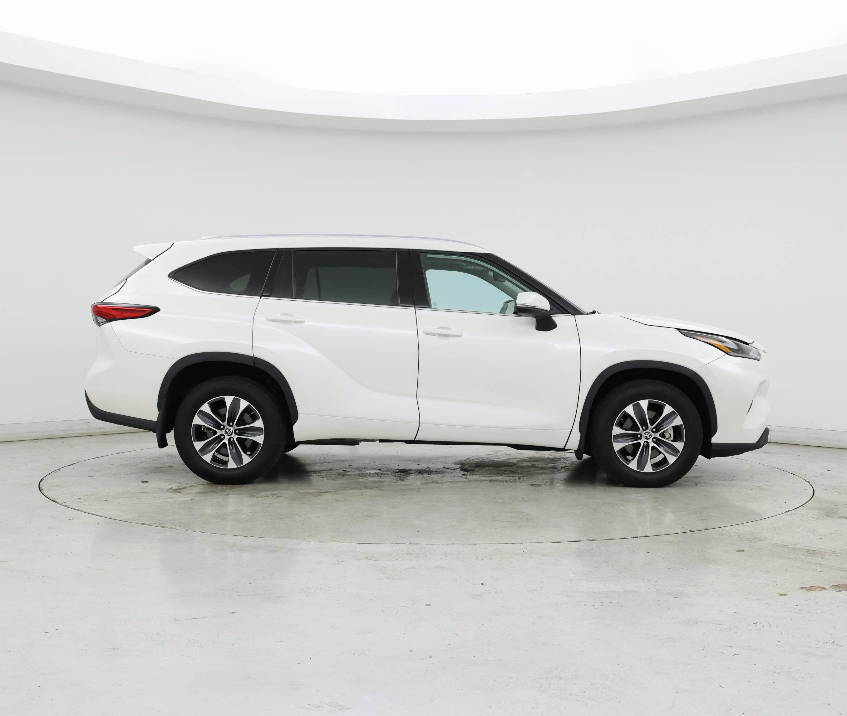 Thumbnail: 2021 Toyota Highlander - 7