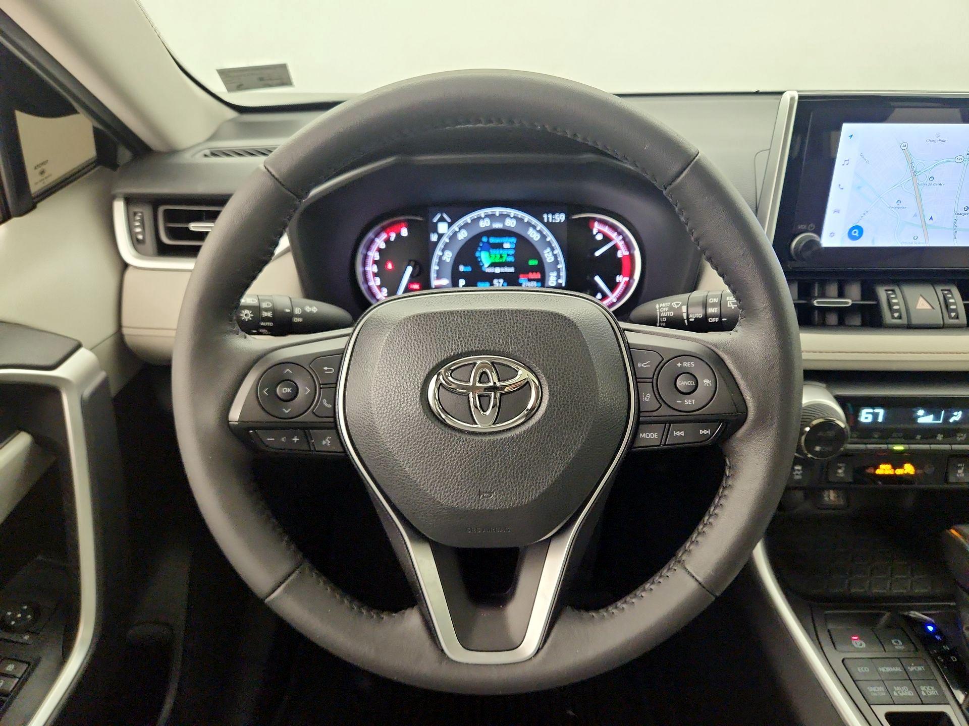 Thumbnail: 2023 Toyota RAV4 - 10