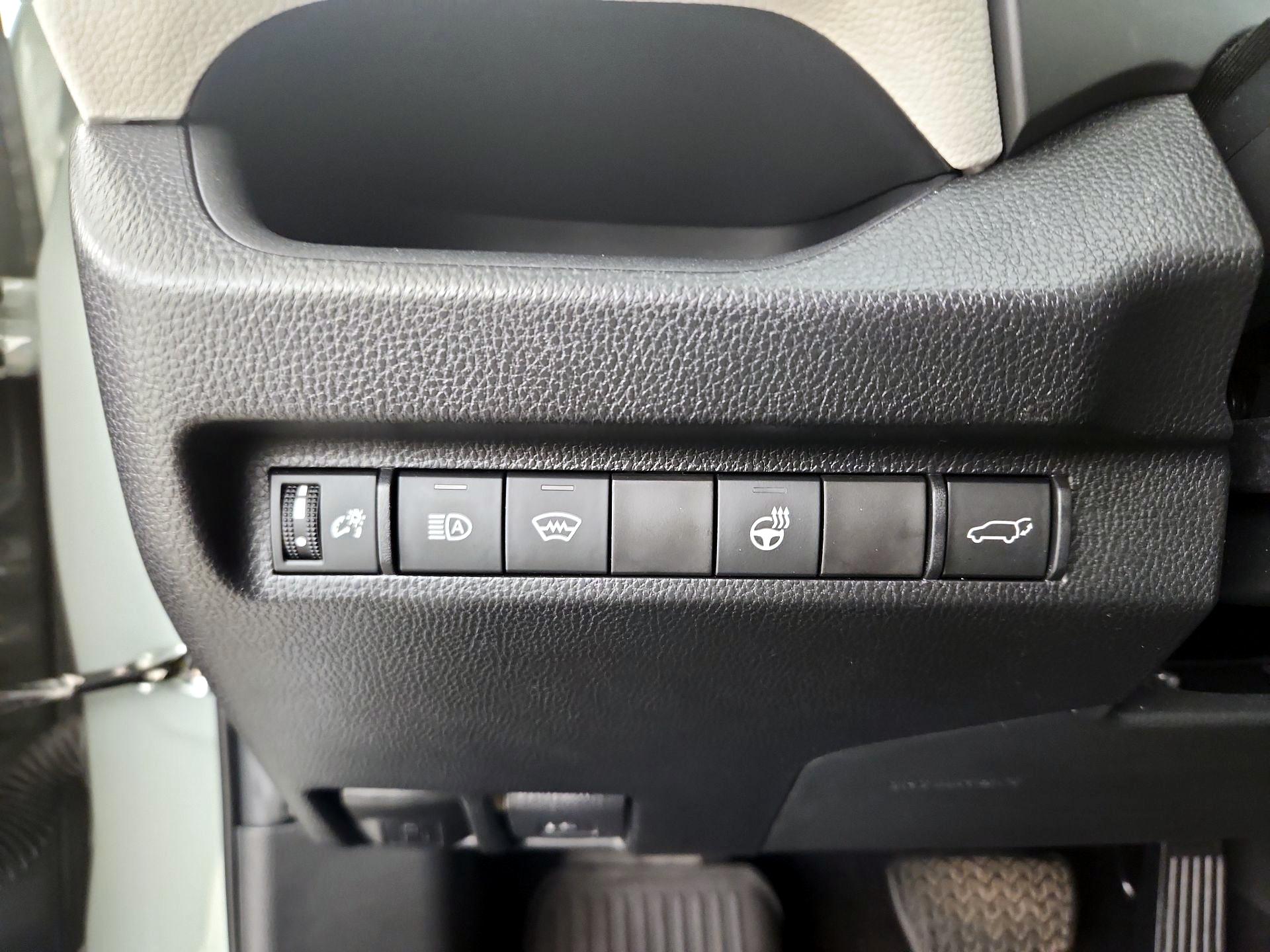 Thumbnail: 2023 Toyota RAV4 - 13