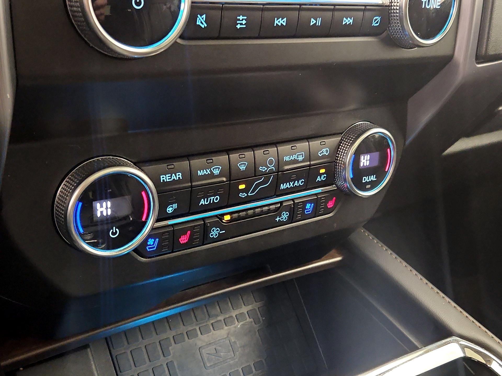 Thumbnail: 2019 Ford Expedition - 17