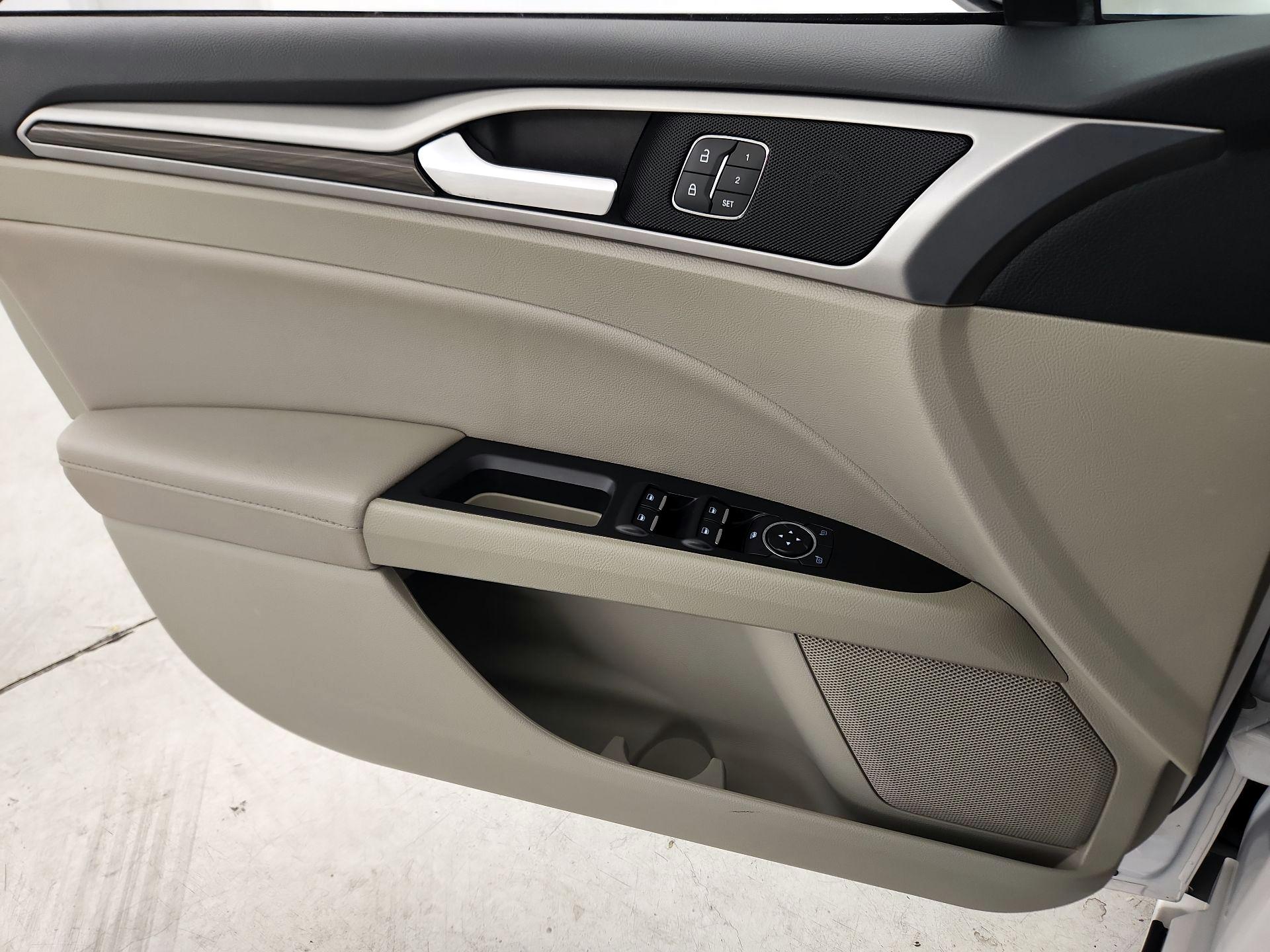 Thumbnail: 2019 Ford Fusion - 12