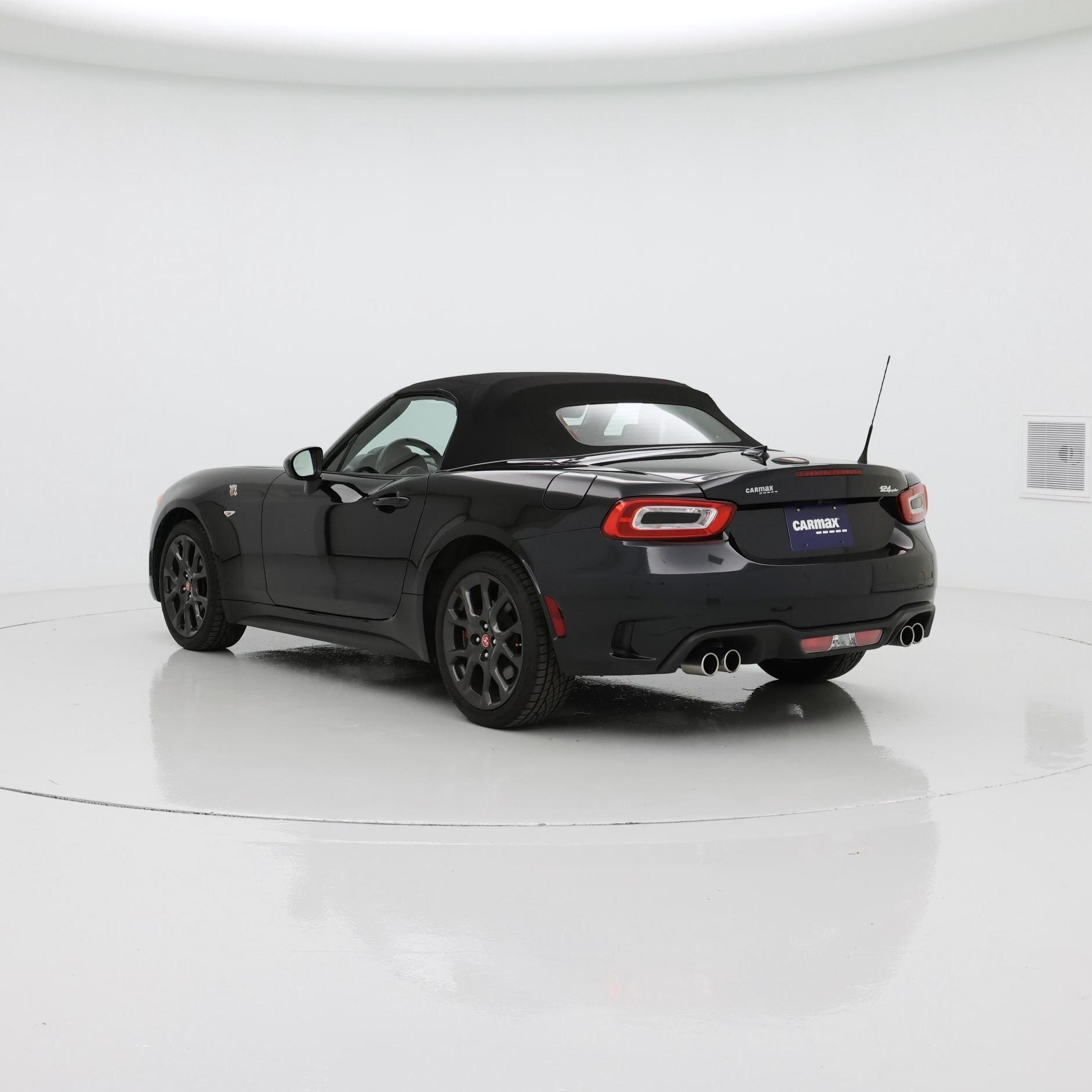 Thumbnail: 2019 Fiat 124 Spider - 2