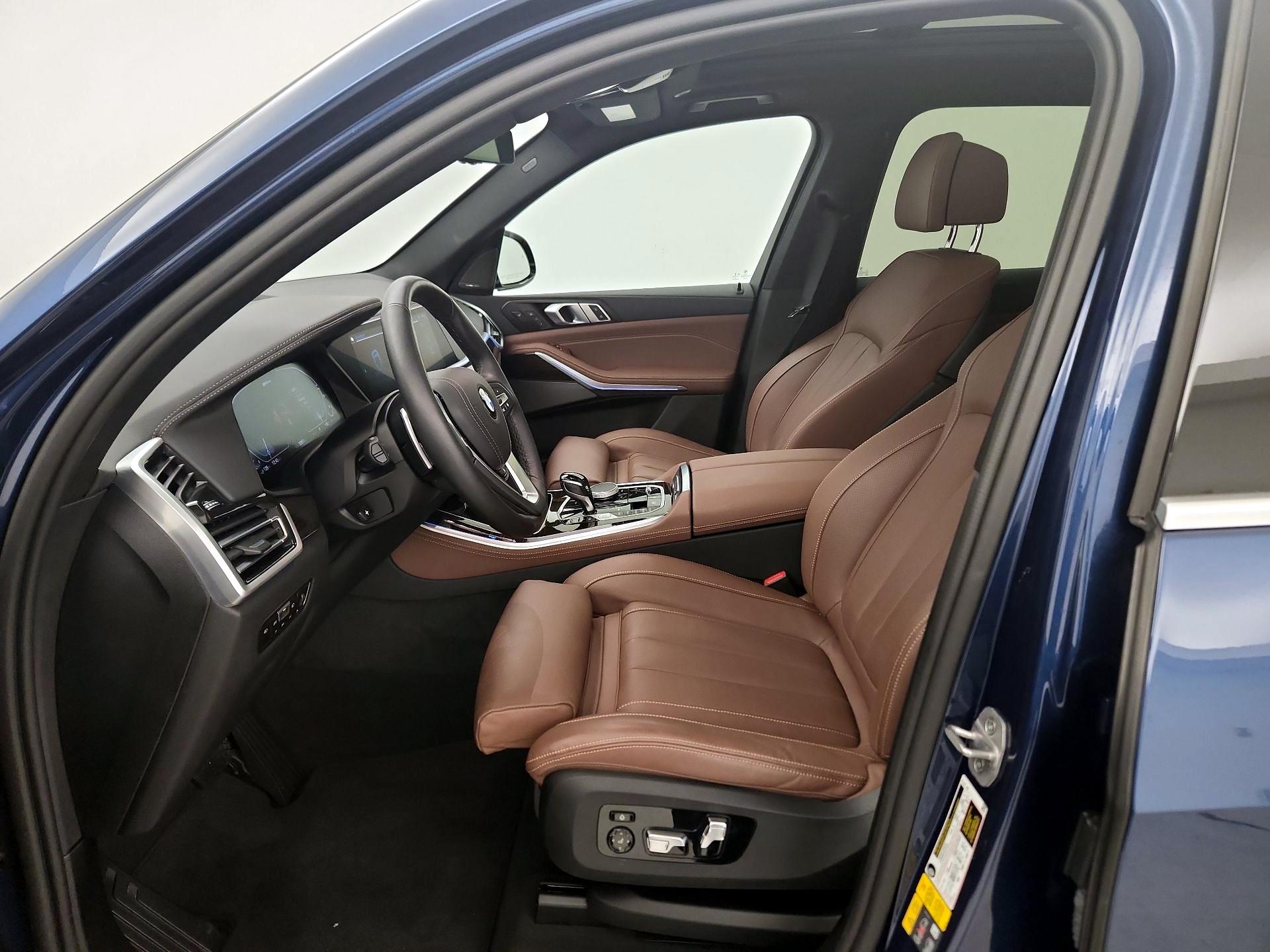 Thumbnail: 2021 BMW X5 - 11