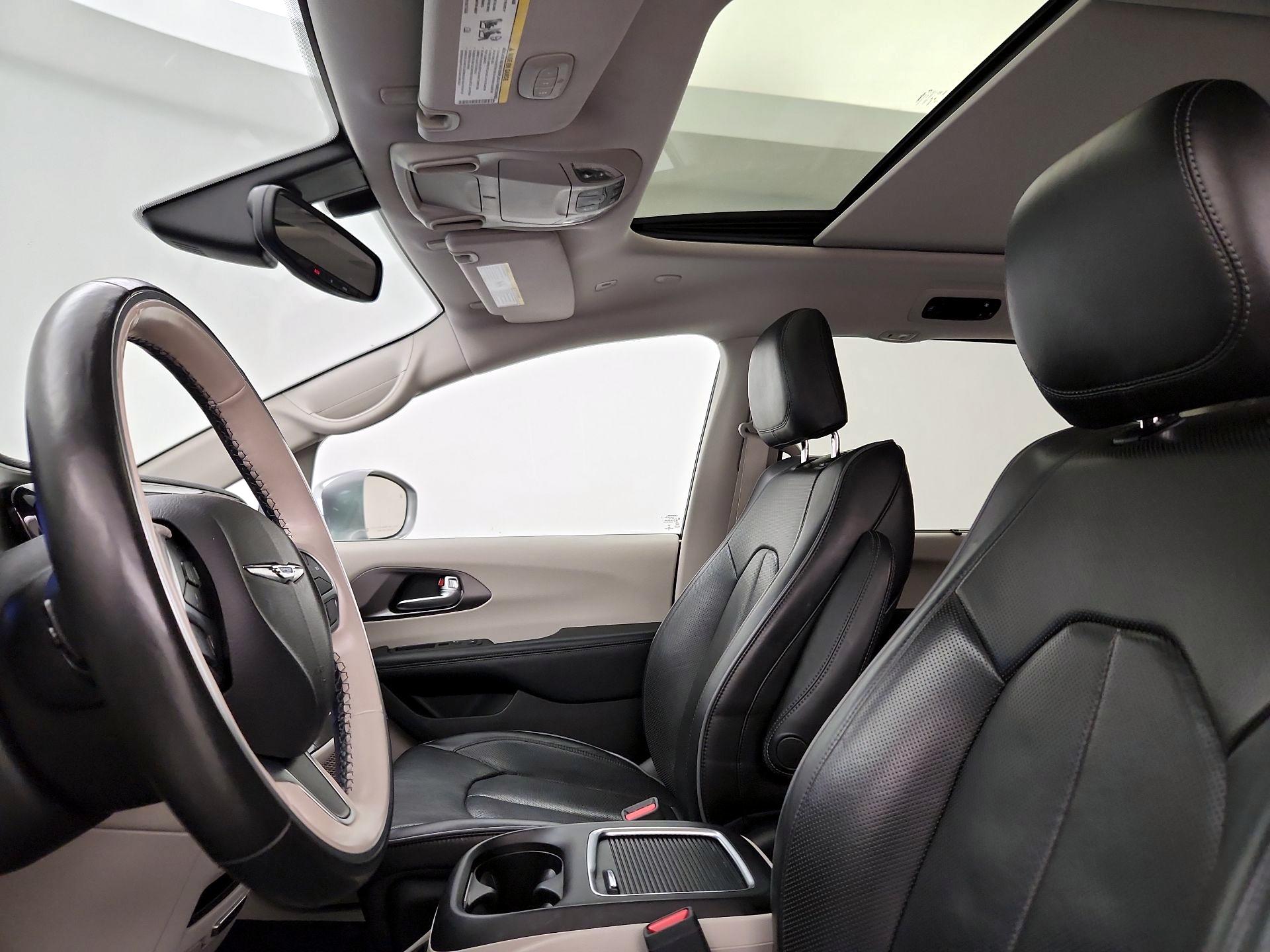 Thumbnail: 2019 Chrysler Pacifica - 20