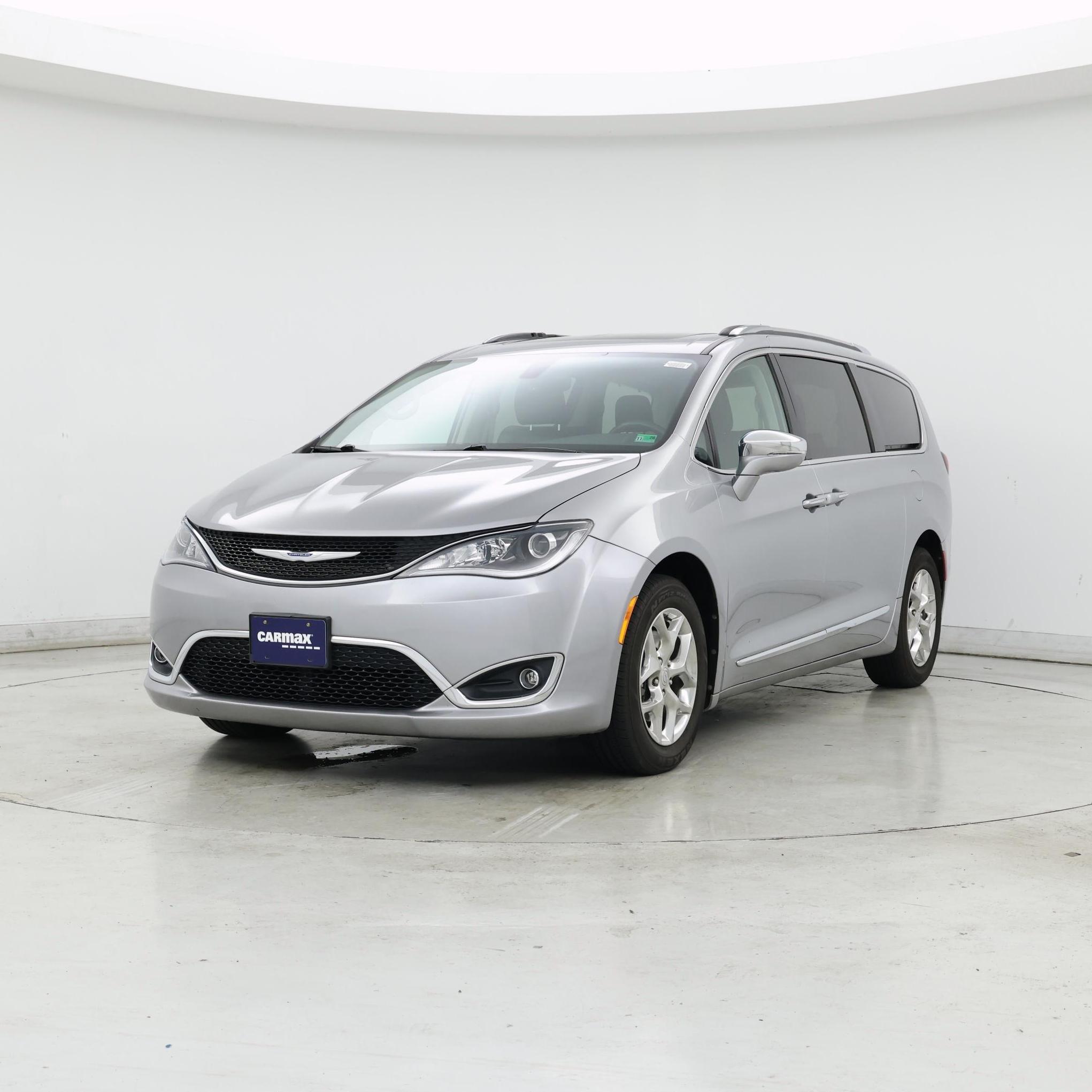 Thumbnail: 2019 Chrysler Pacifica - 4