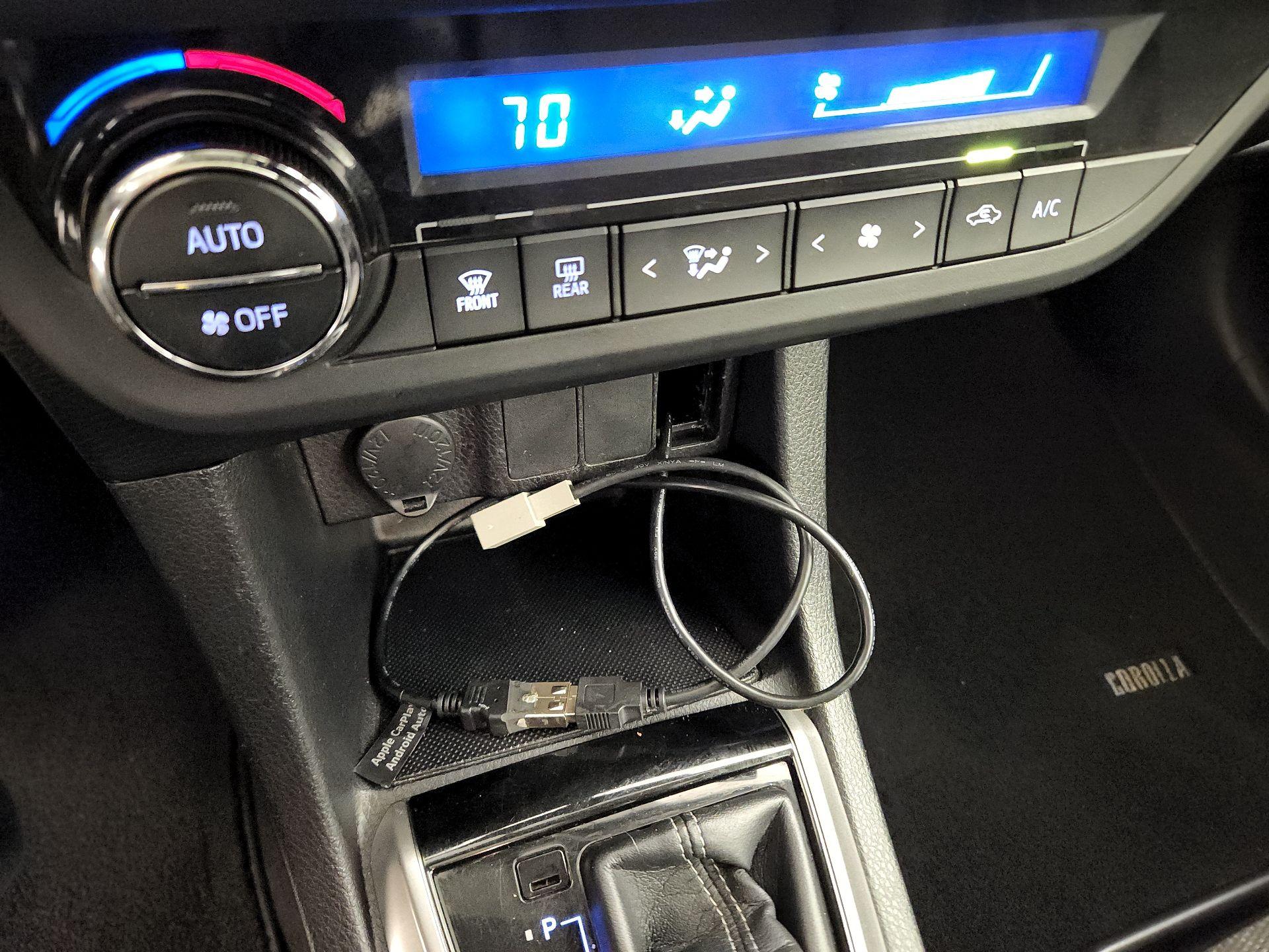 Thumbnail: 2015 Toyota Corolla - 16