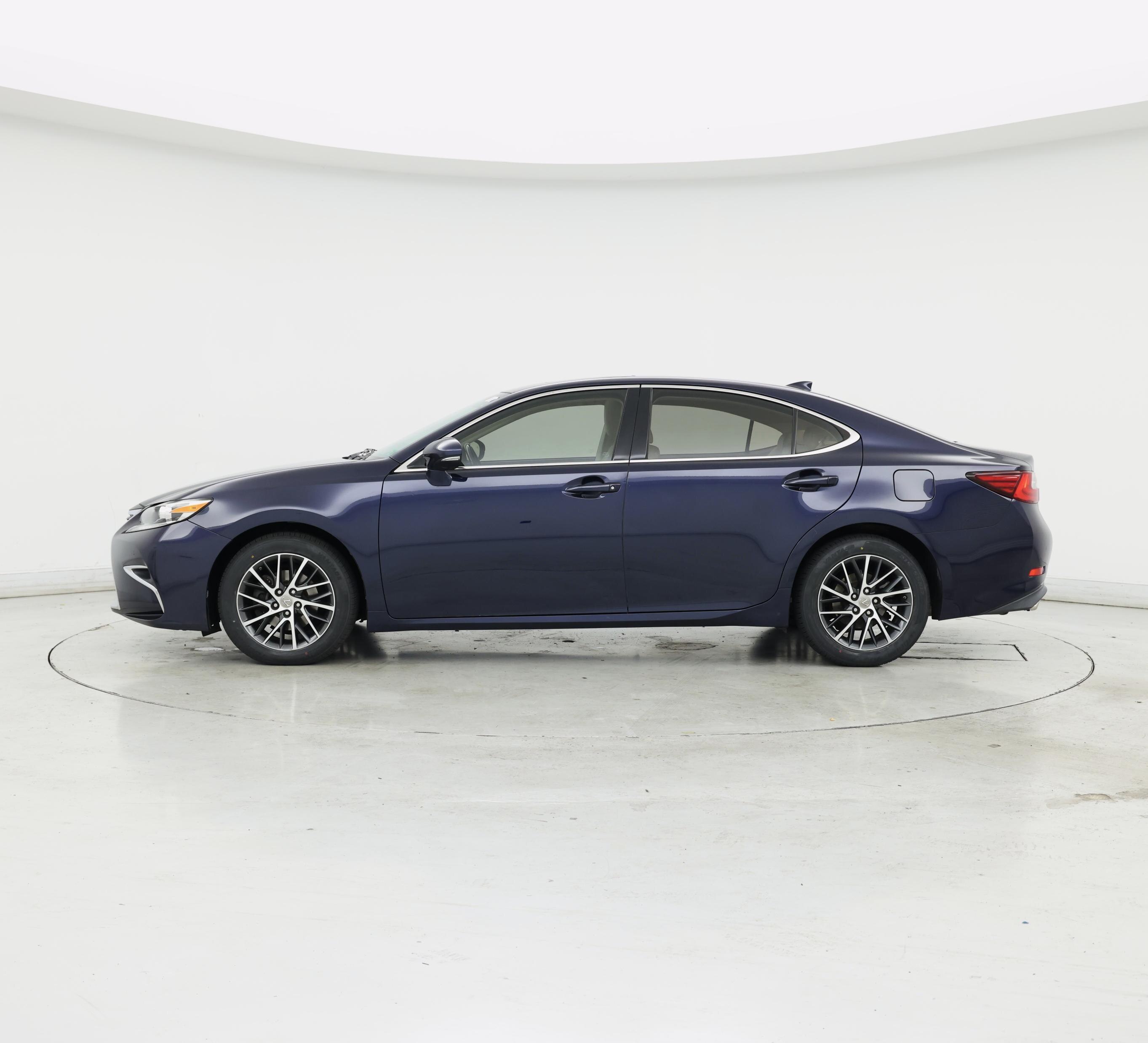 Thumbnail: 2016 Lexus ES - 3