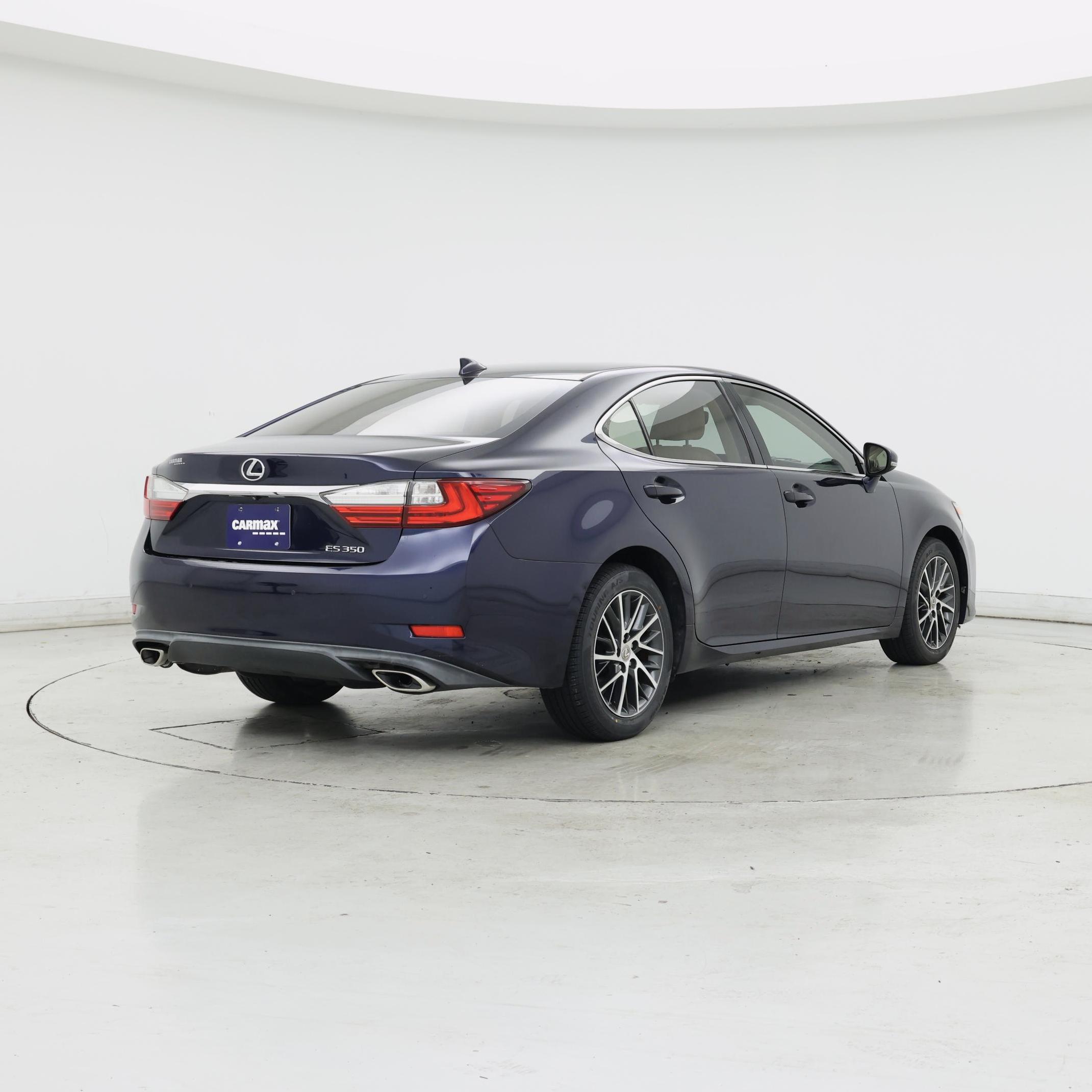 Thumbnail: 2016 Lexus ES - 8