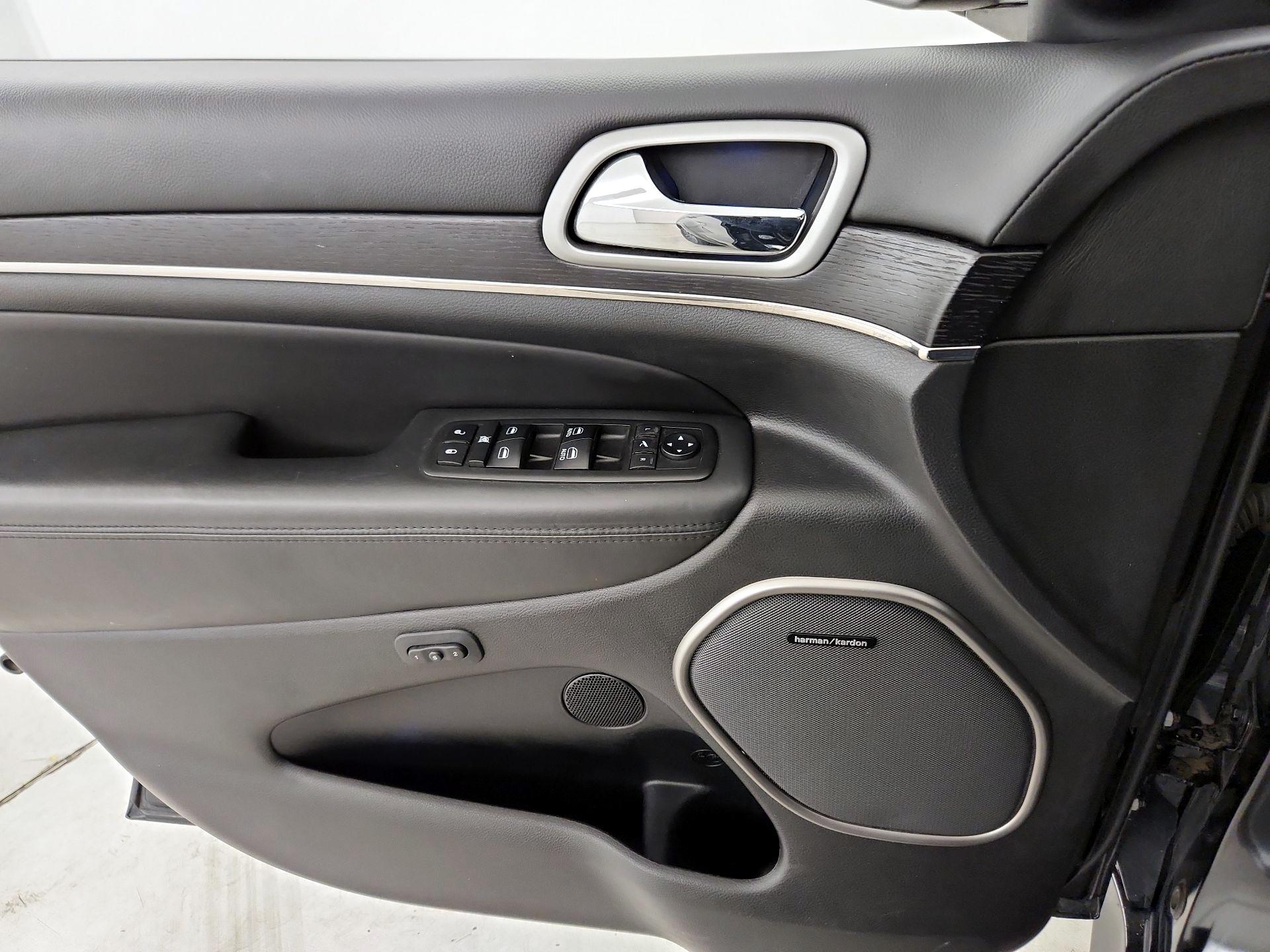 Thumbnail: 2018 Jeep Grand Cherokee - 12