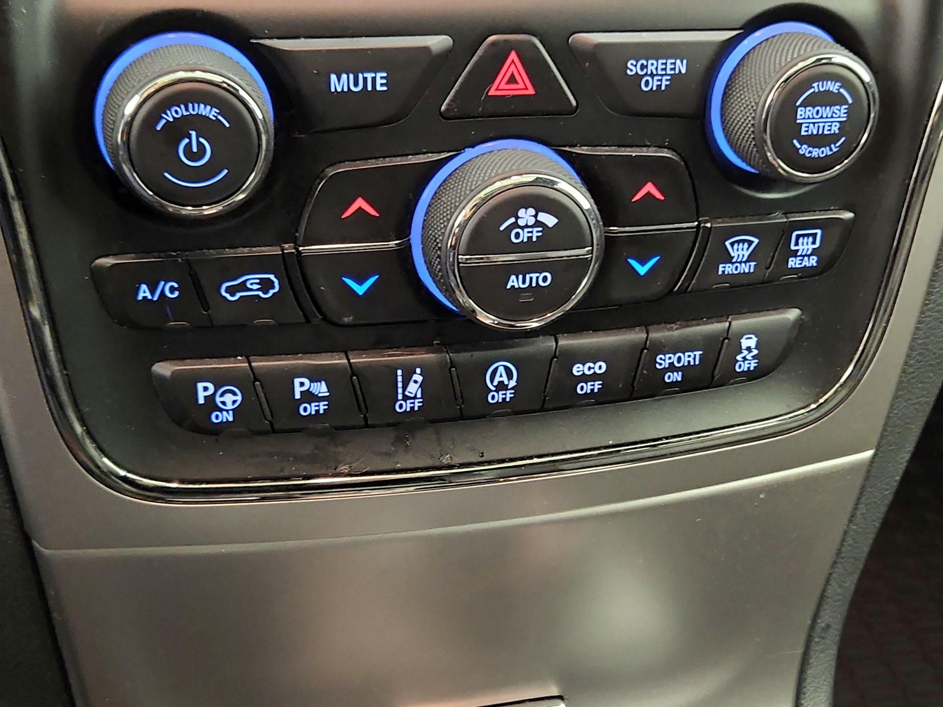 Thumbnail: 2018 Jeep Grand Cherokee - 17