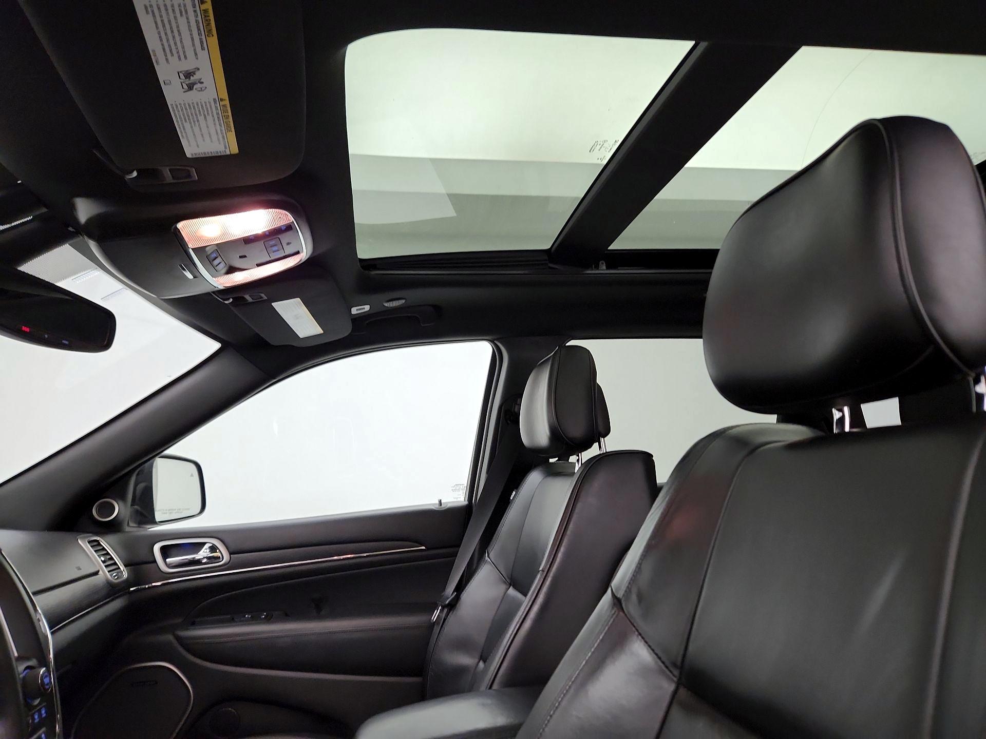 Thumbnail: 2018 Jeep Grand Cherokee - 20