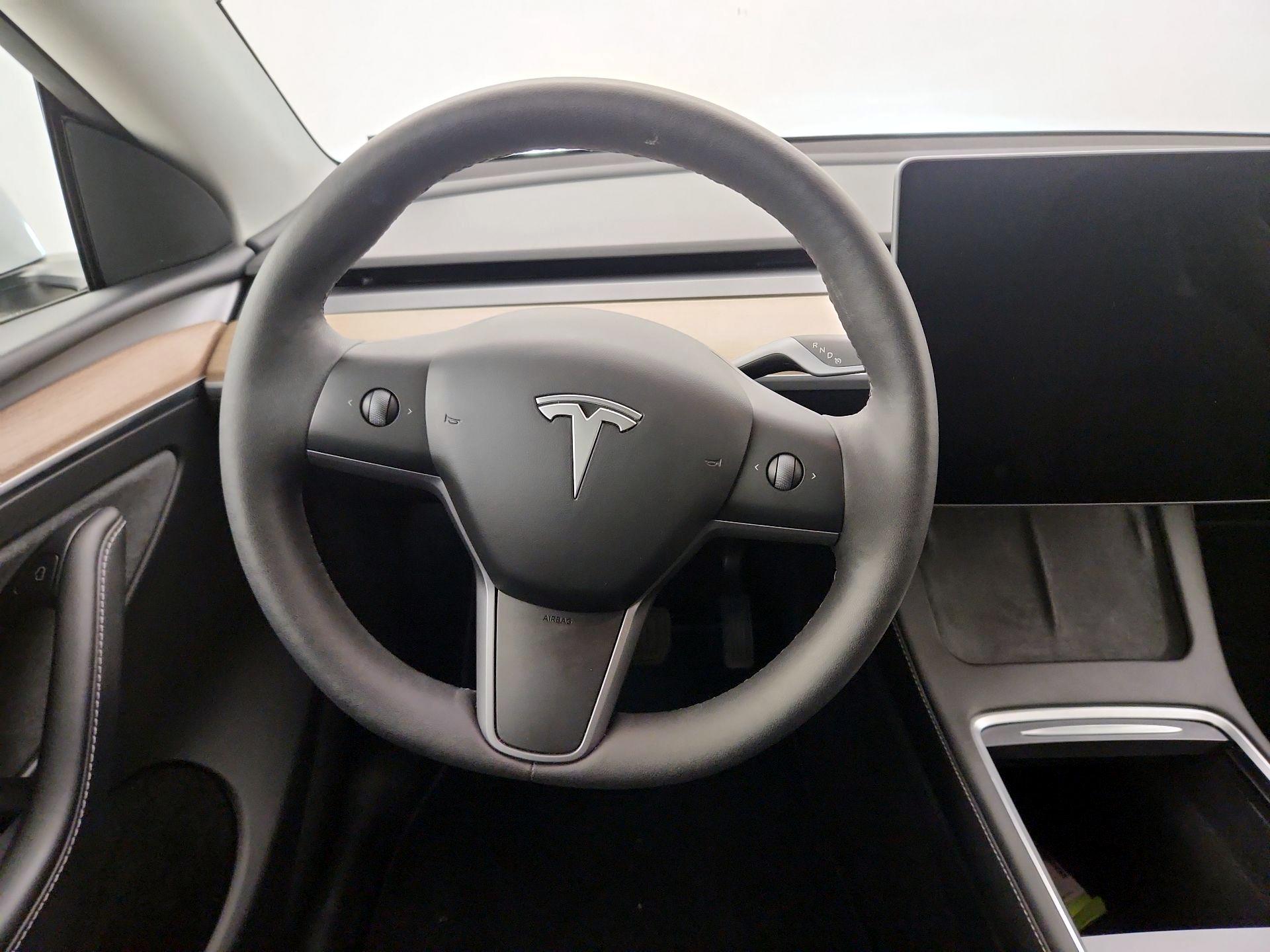 Thumbnail: 2023 Tesla Model Y - 10