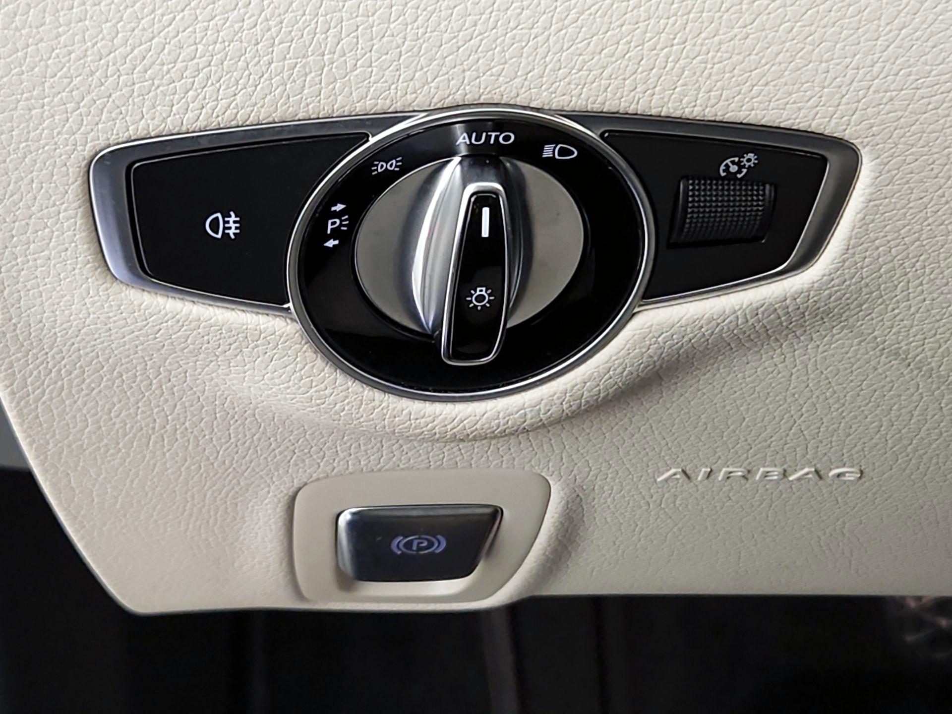 Thumbnail: 2020 Mercedes-Benz E-Class - 13