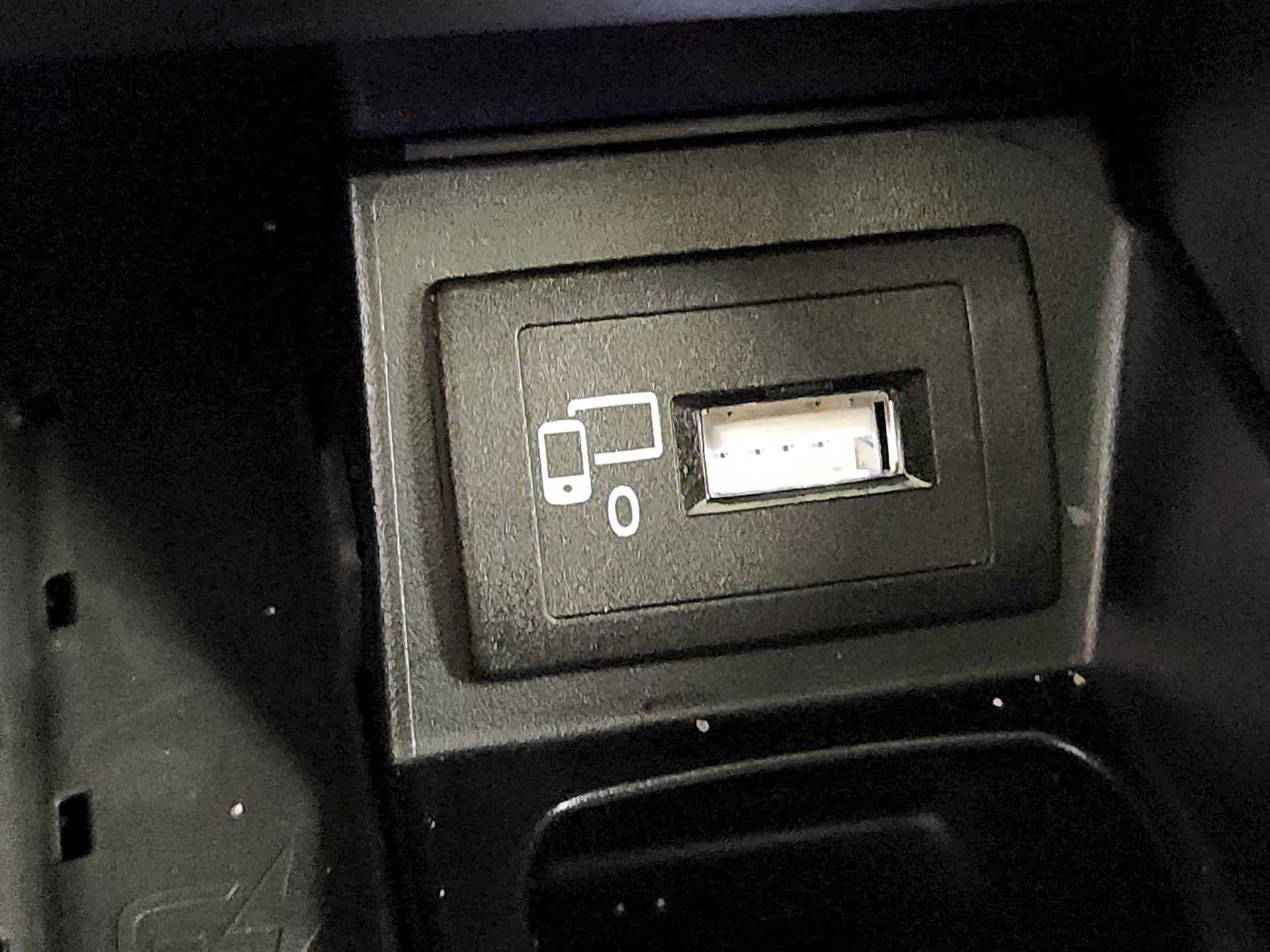 Thumbnail: 2020 Mercedes-Benz E-Class - 19