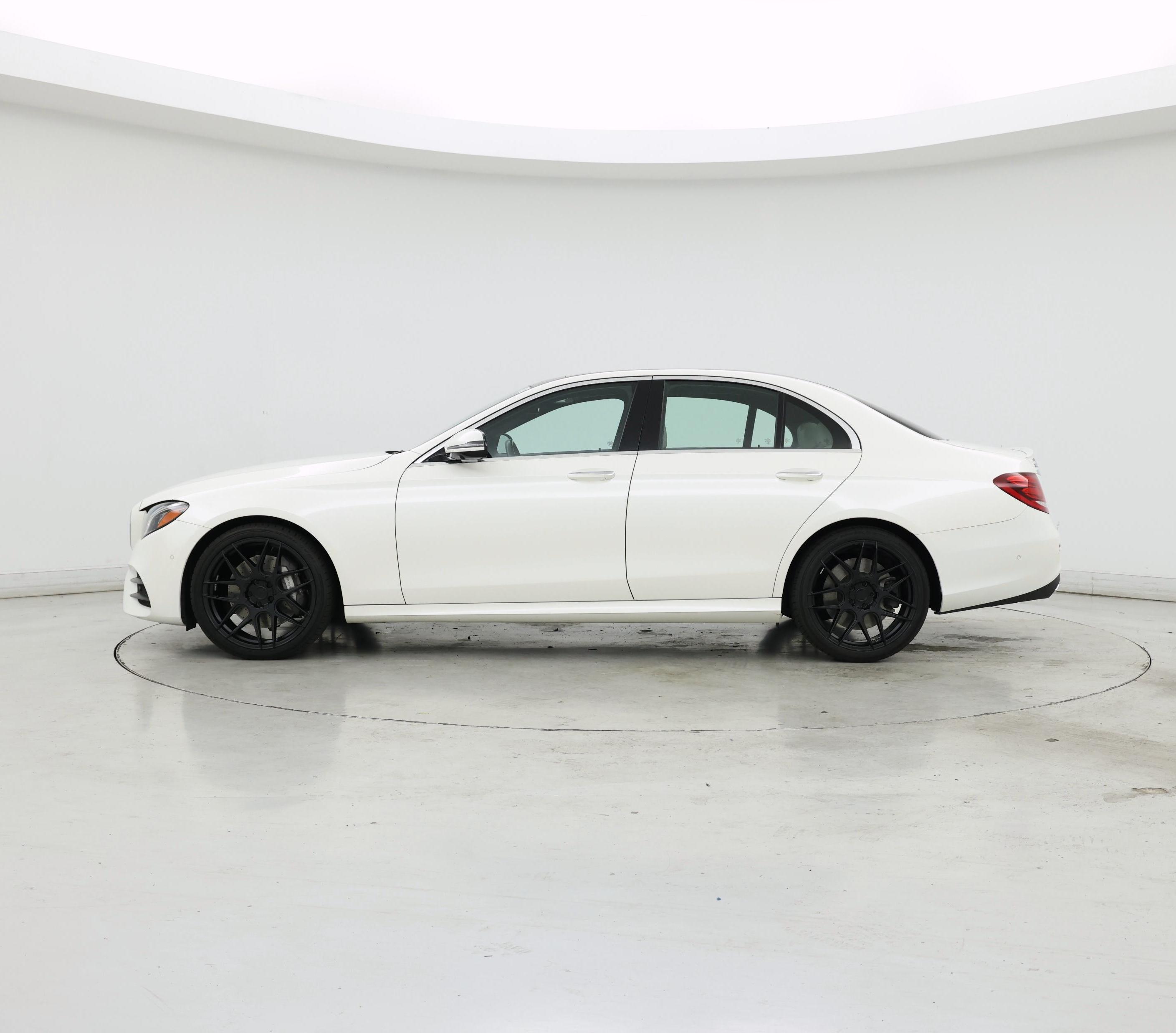 Thumbnail: 2020 Mercedes-Benz E-Class - 3