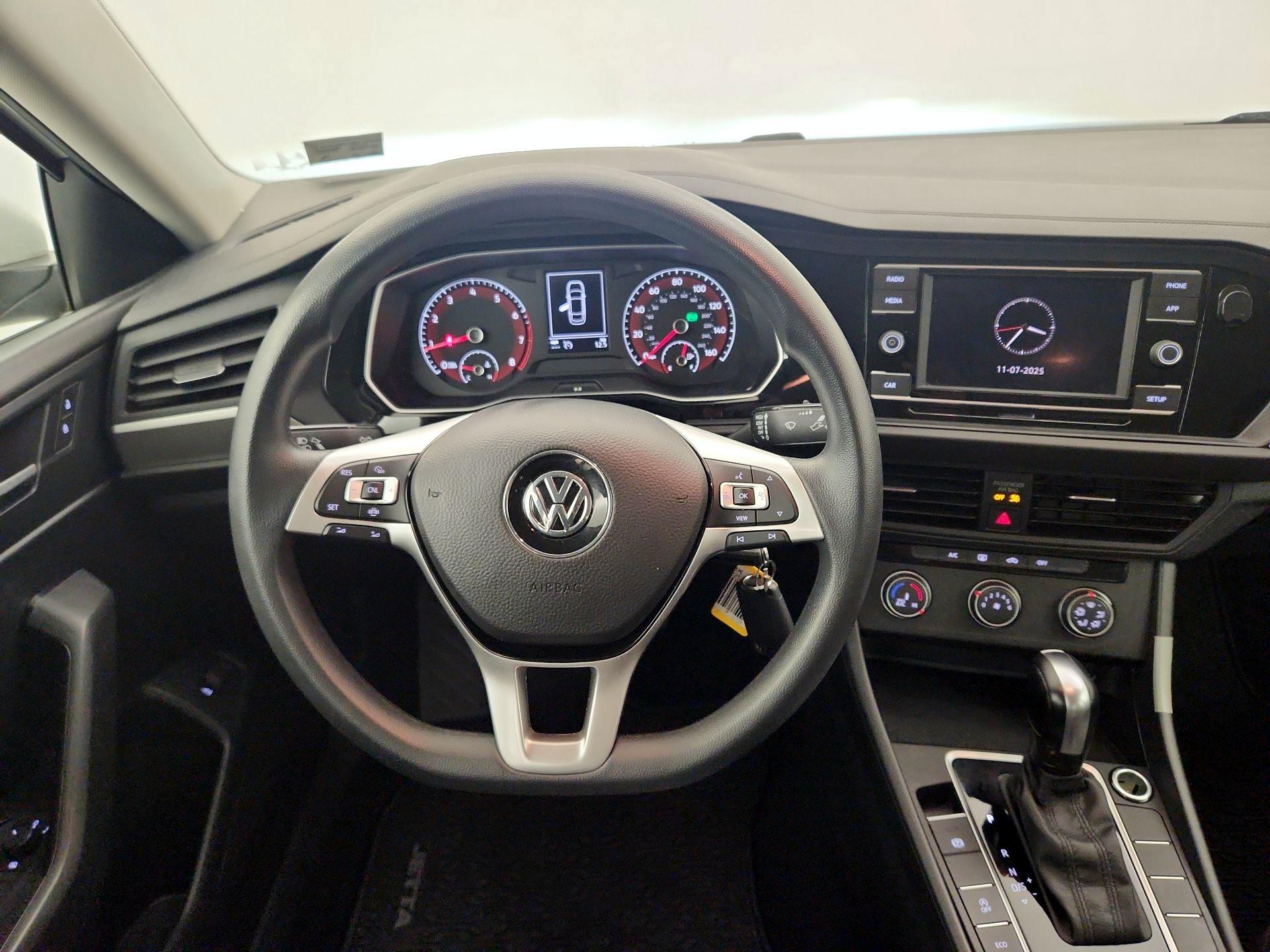 Thumbnail: 2019 Volkswagen Jetta - 10