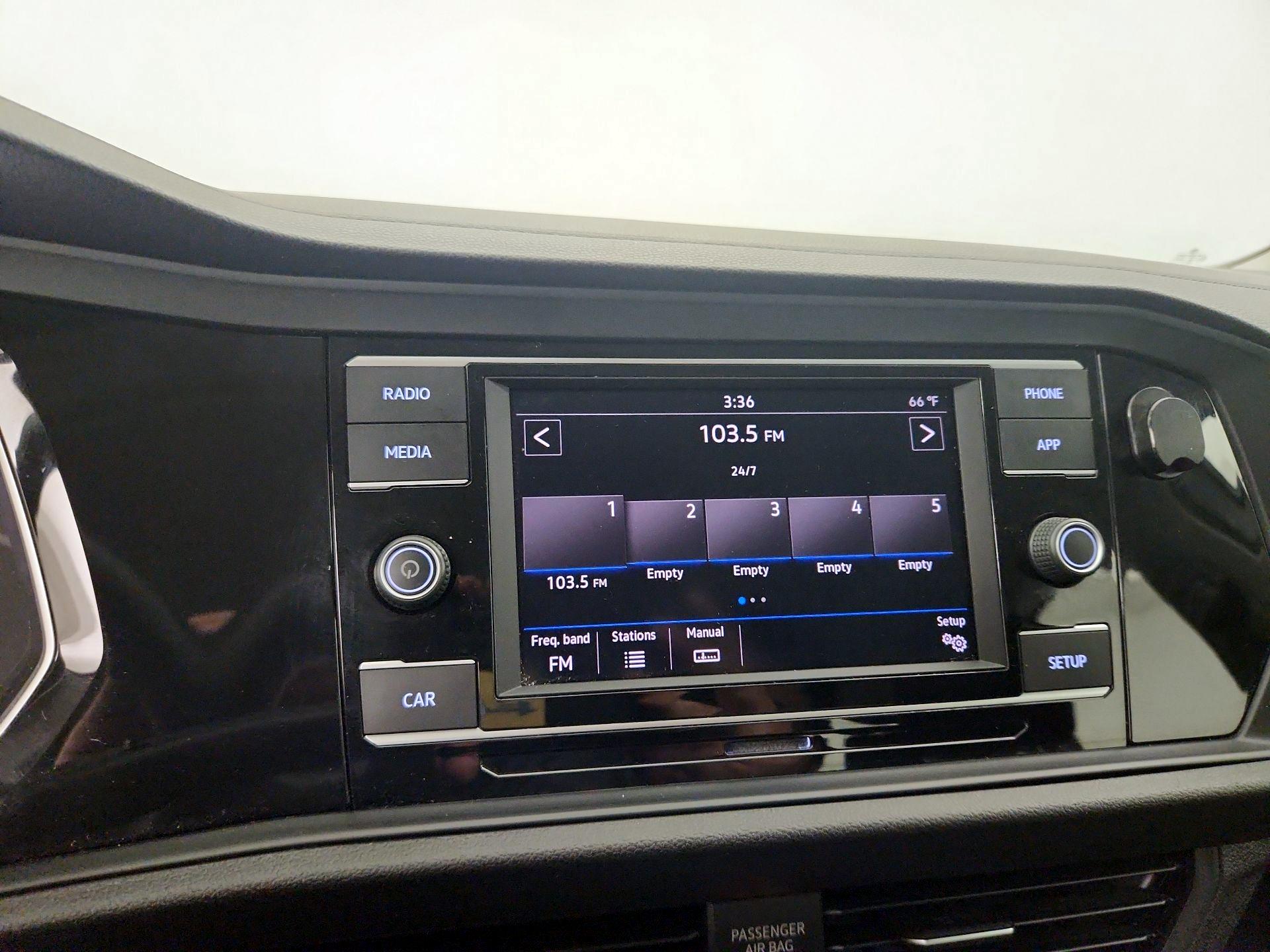 Thumbnail: 2019 Volkswagen Jetta - 15