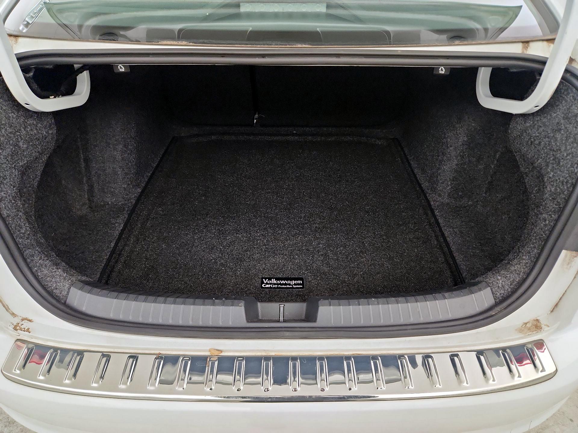 Thumbnail: 2019 Volkswagen Jetta - 20