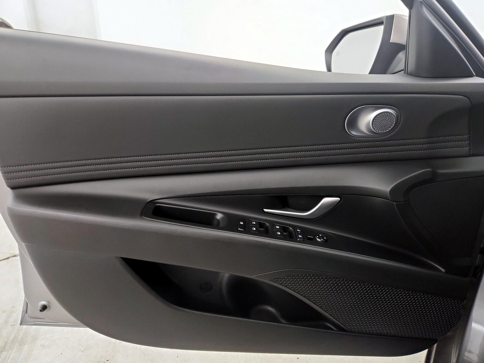 Thumbnail: 2024 Hyundai Elantra - 12