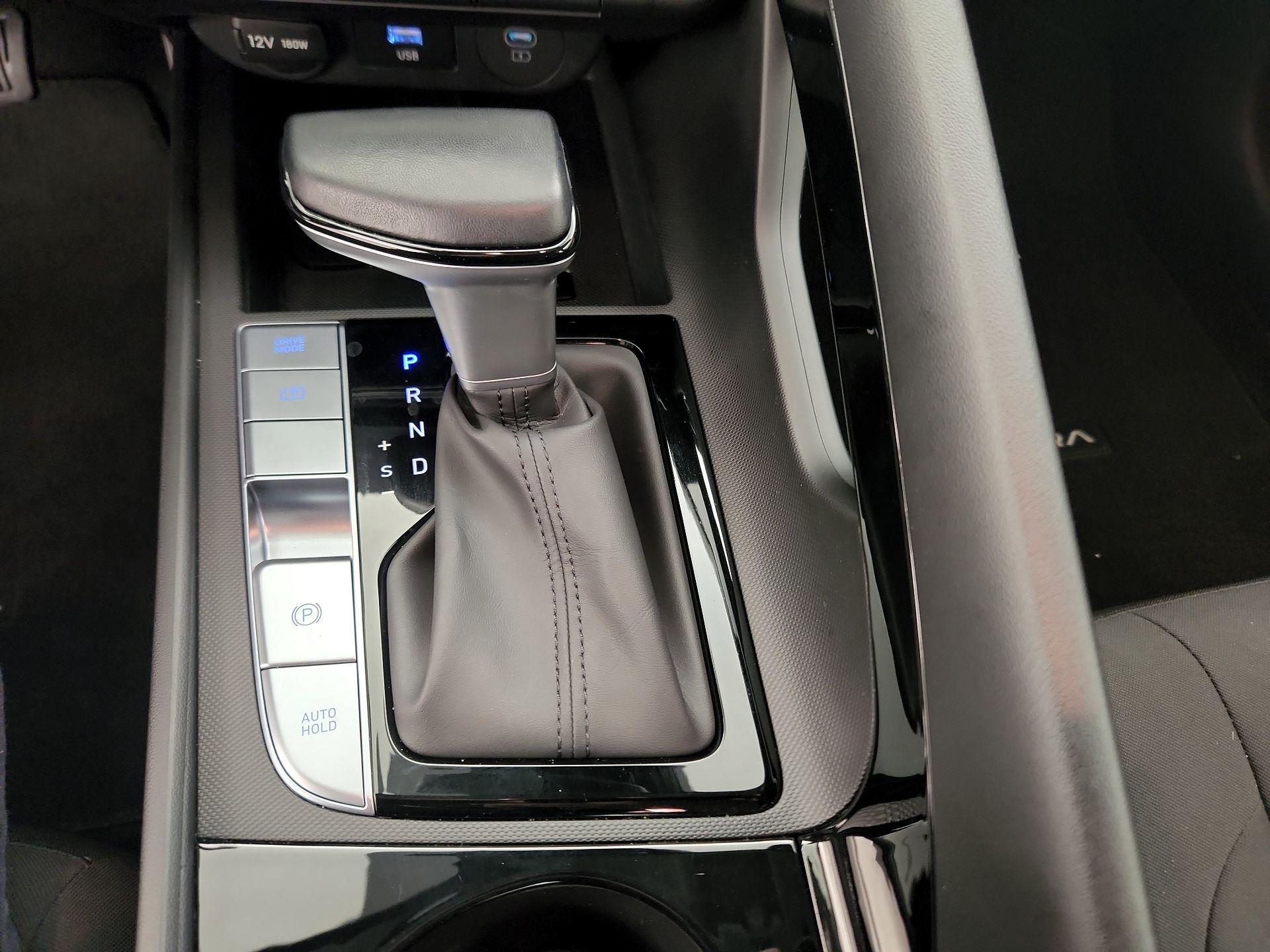 Thumbnail: 2024 Hyundai Elantra - 17