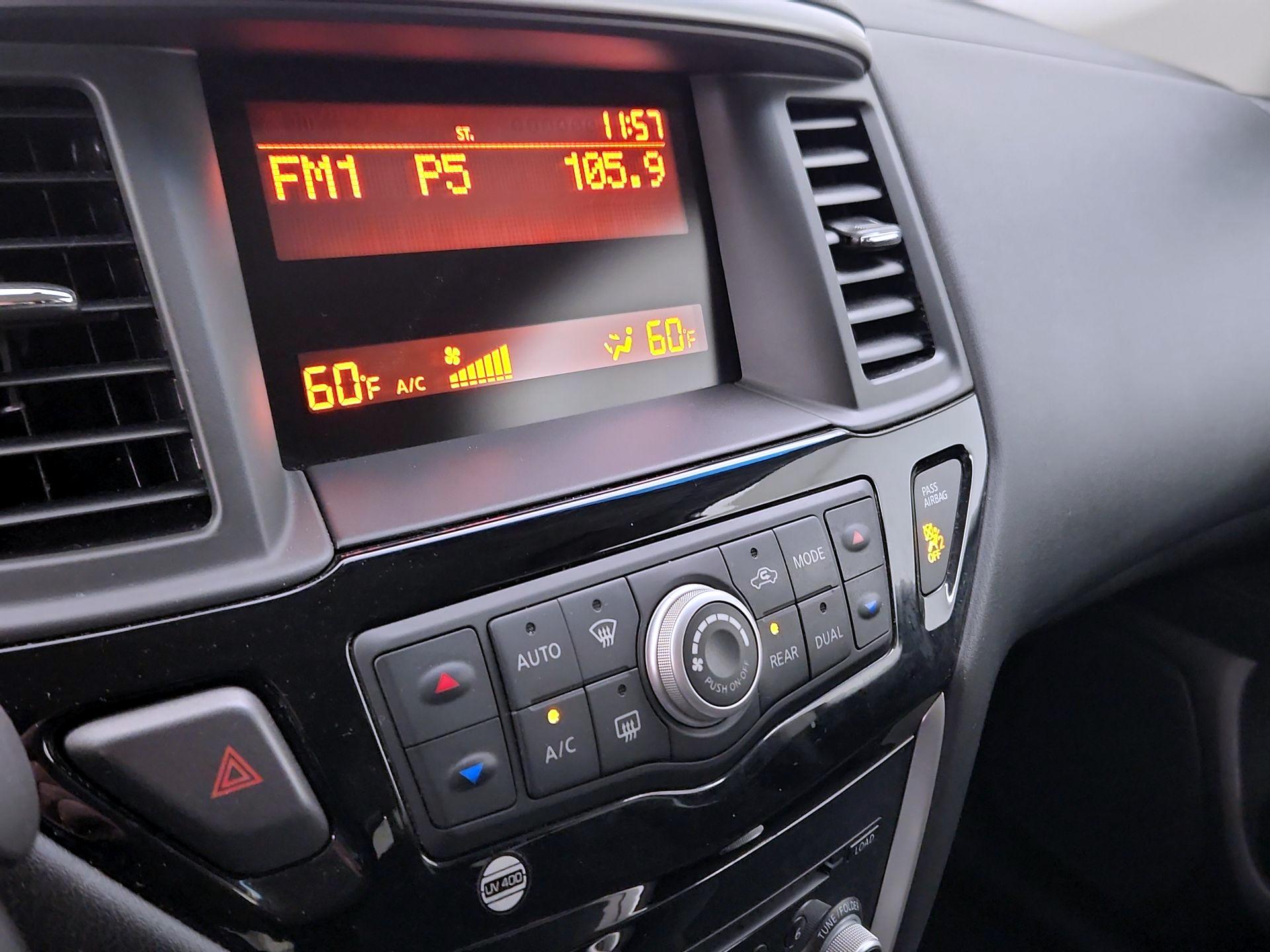 Thumbnail: 2015 Nissan Pathfinder - 15