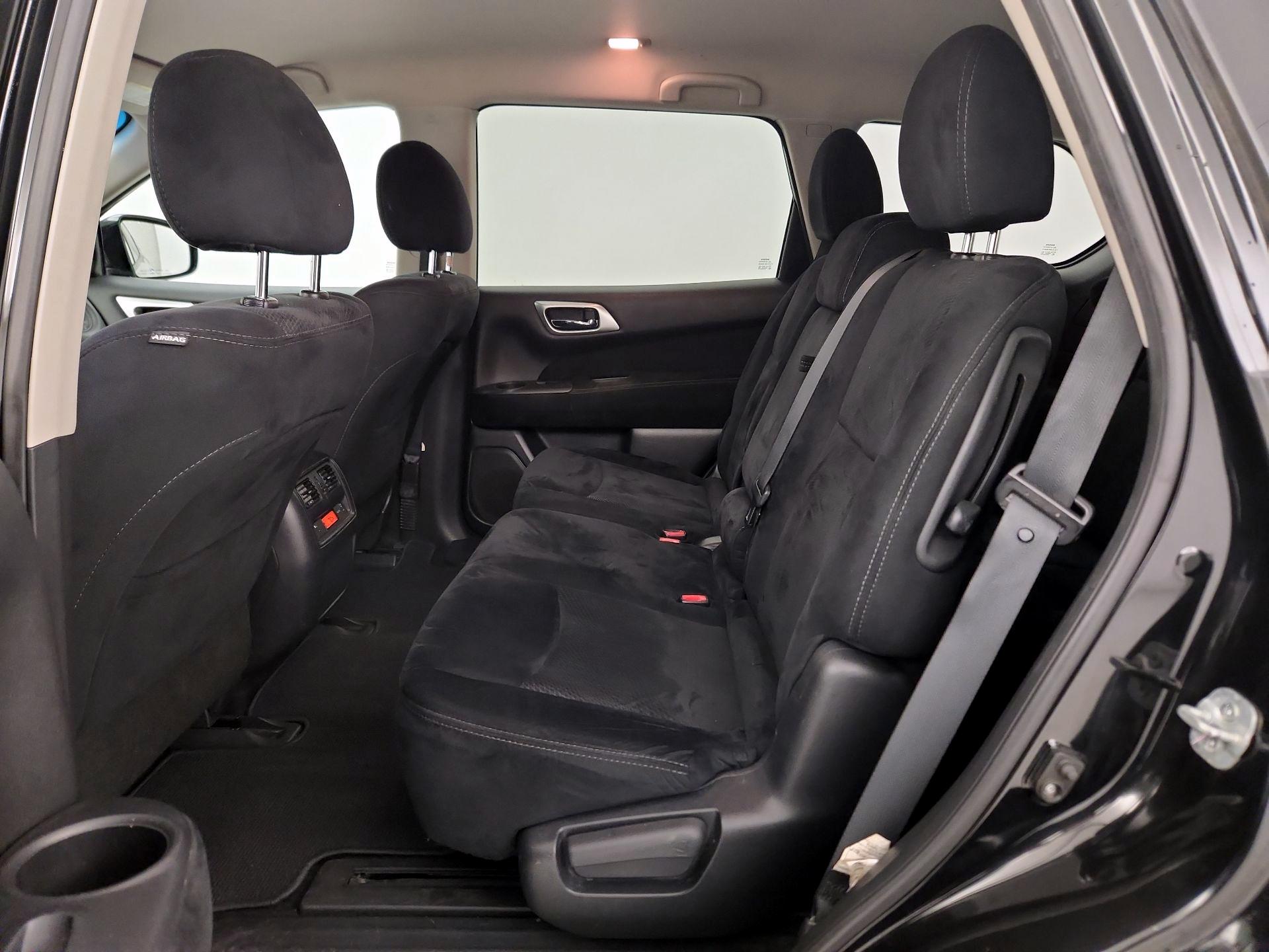 Thumbnail: 2015 Nissan Pathfinder - 18