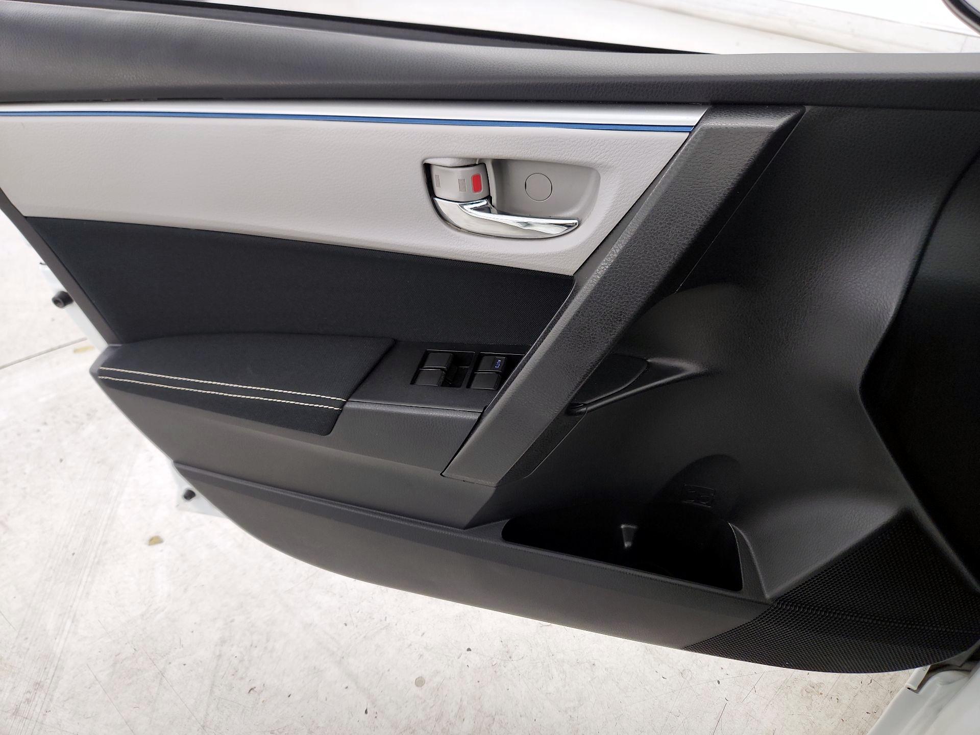 Thumbnail: 2015 Toyota Corolla - 12