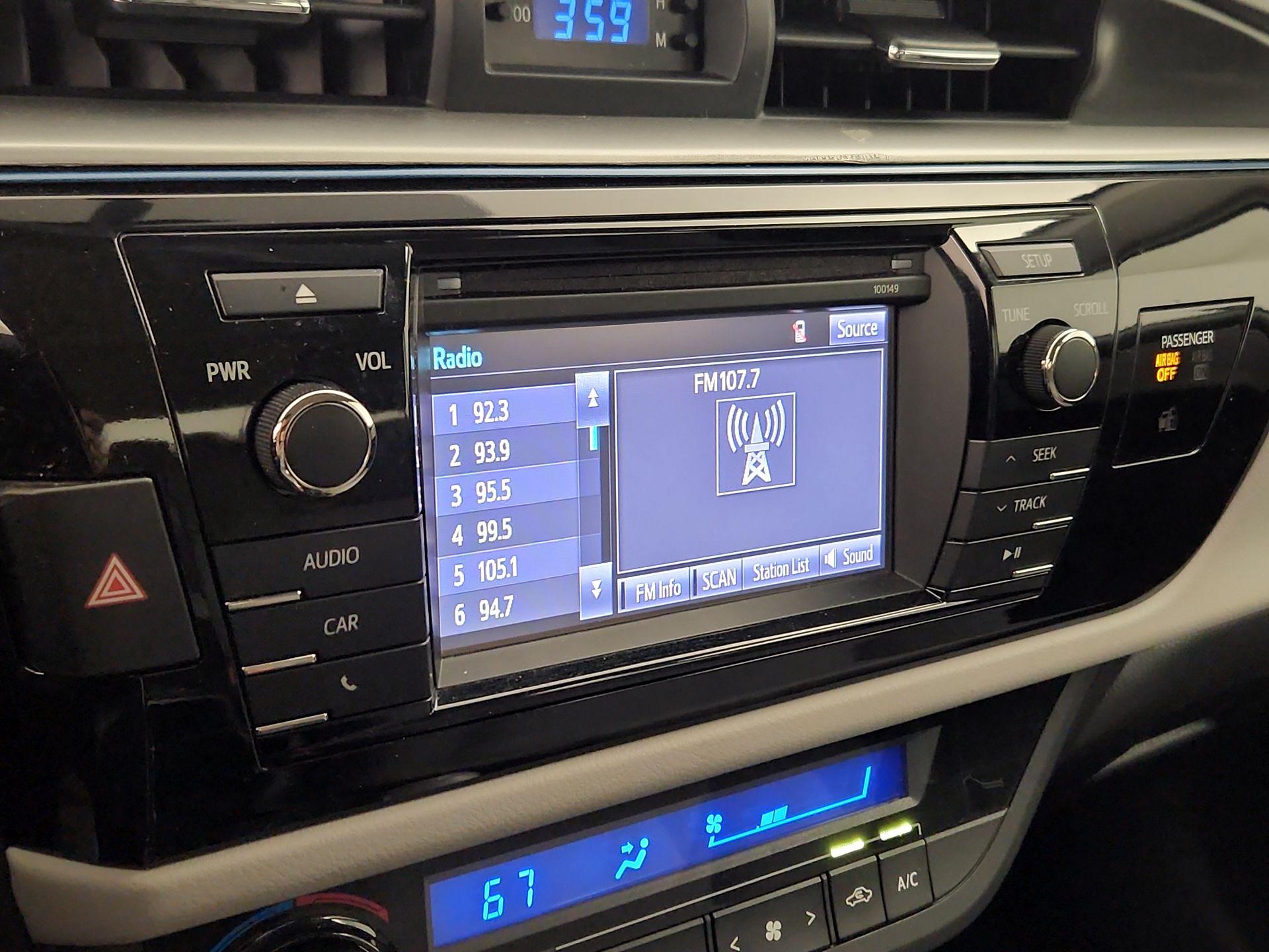 Thumbnail: 2015 Toyota Corolla - 15