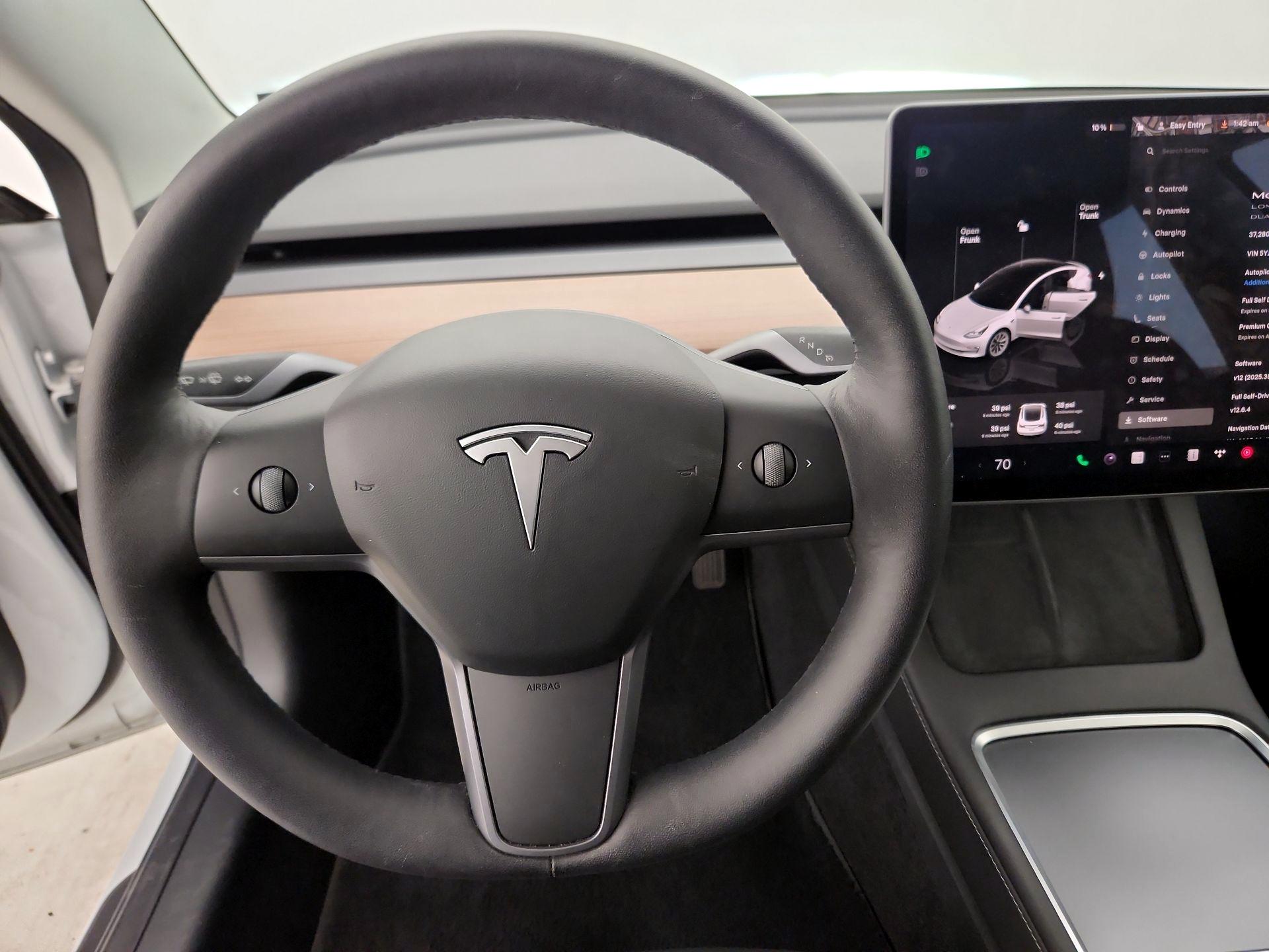 Thumbnail: 2022 Tesla Model 3 - 10