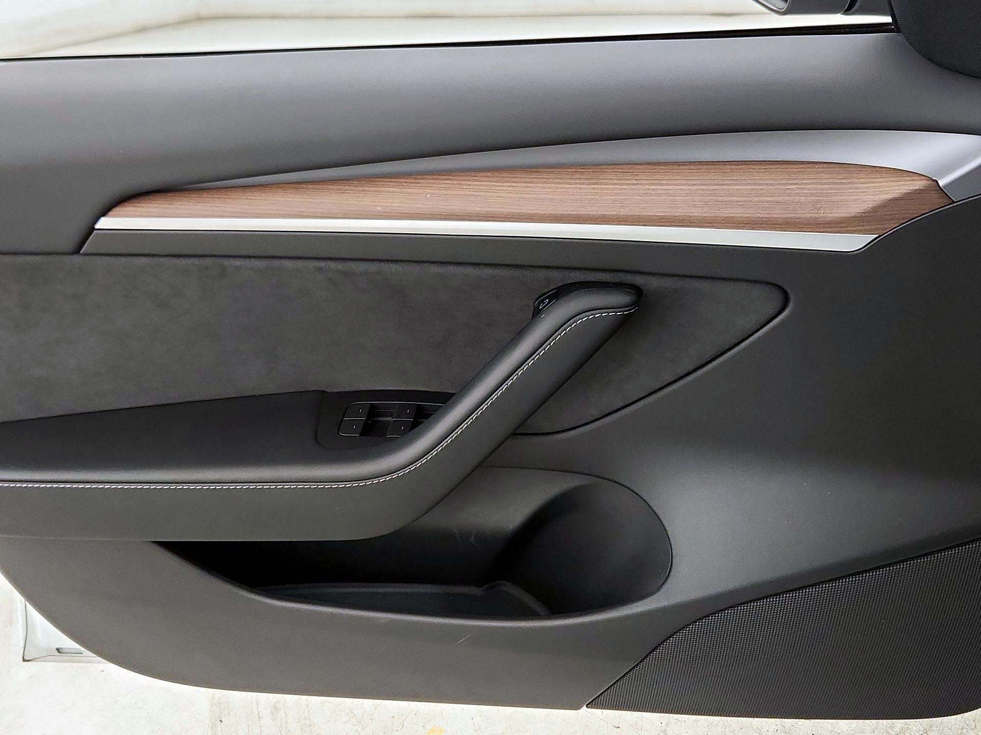 Thumbnail: 2022 Tesla Model 3 - 12