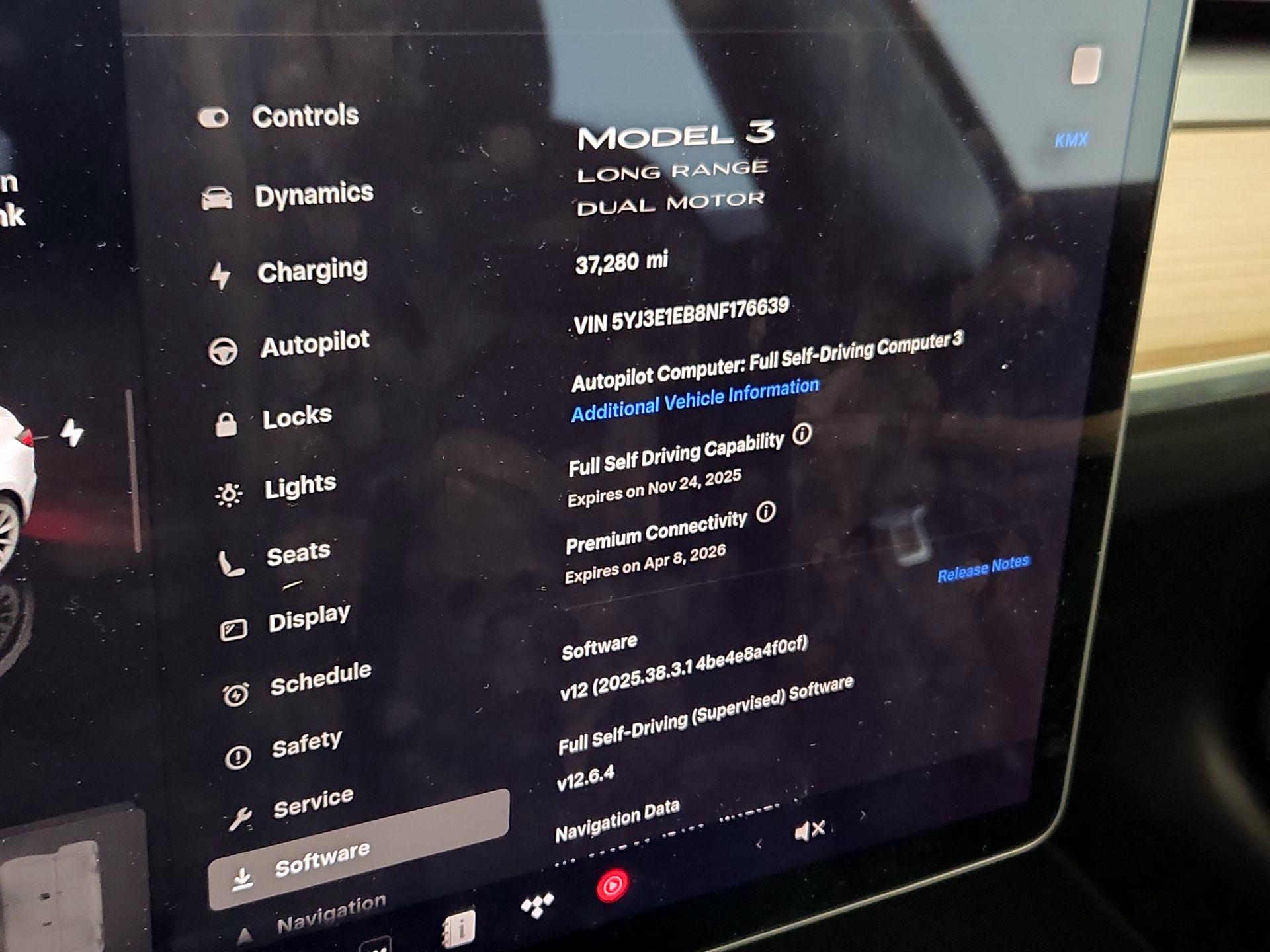 Thumbnail: 2022 Tesla Model 3 - 14