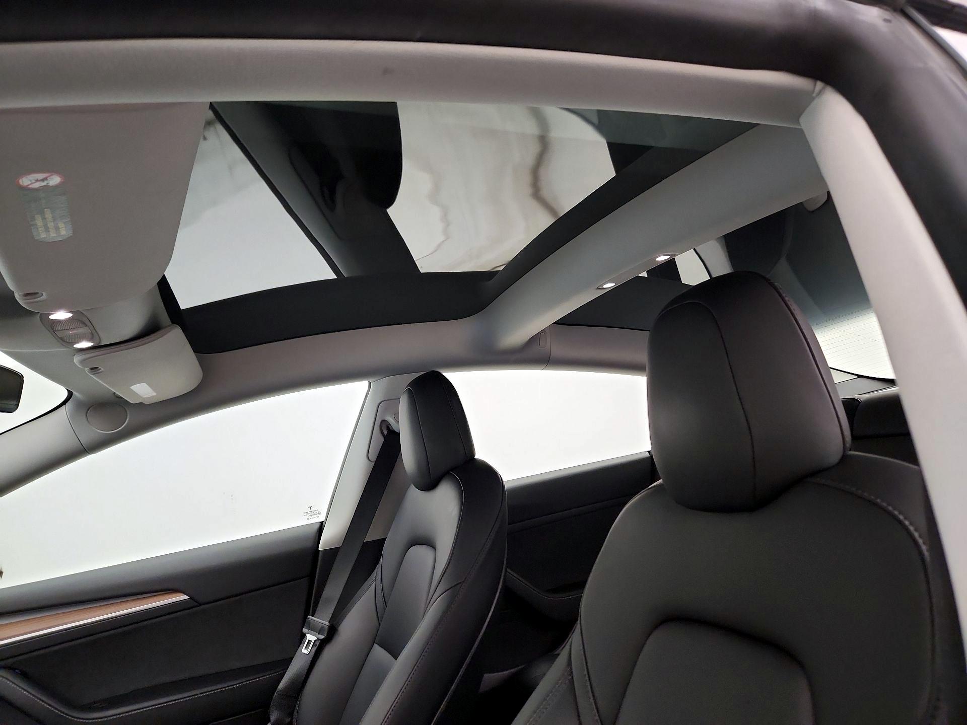 Thumbnail: 2022 Tesla Model 3 - 20