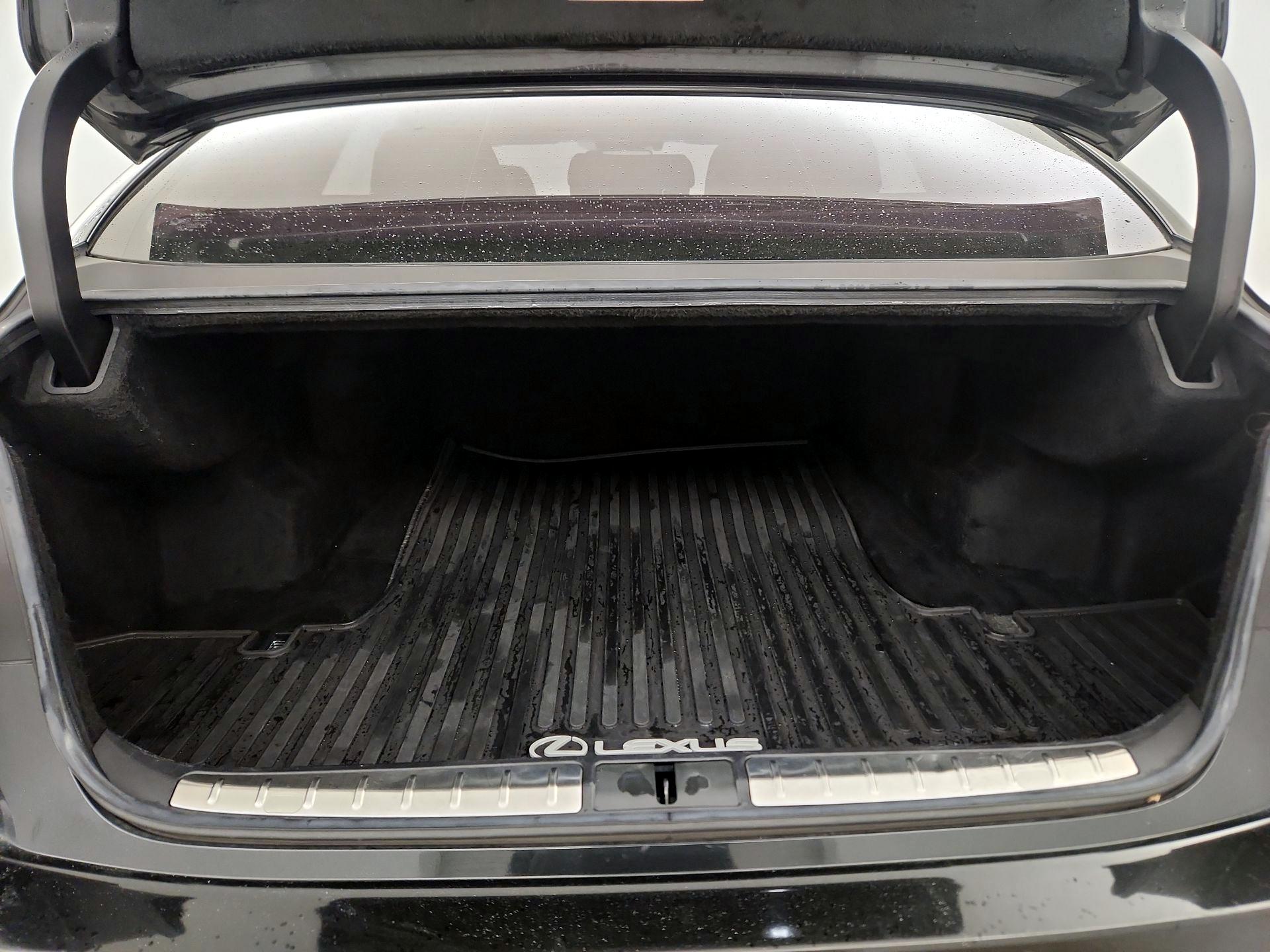 Thumbnail: 2018 Lexus LS - 20