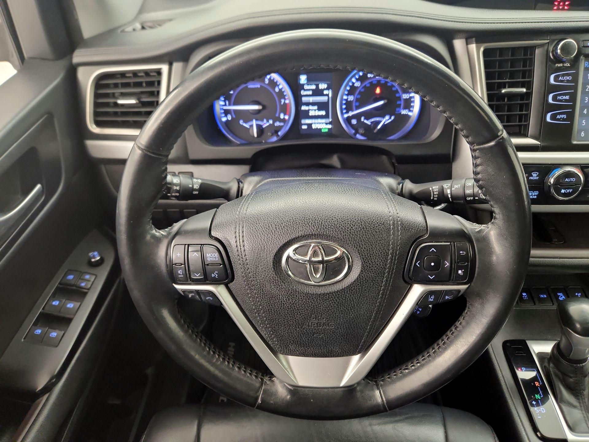 Thumbnail: 2019 Toyota Highlander - 10