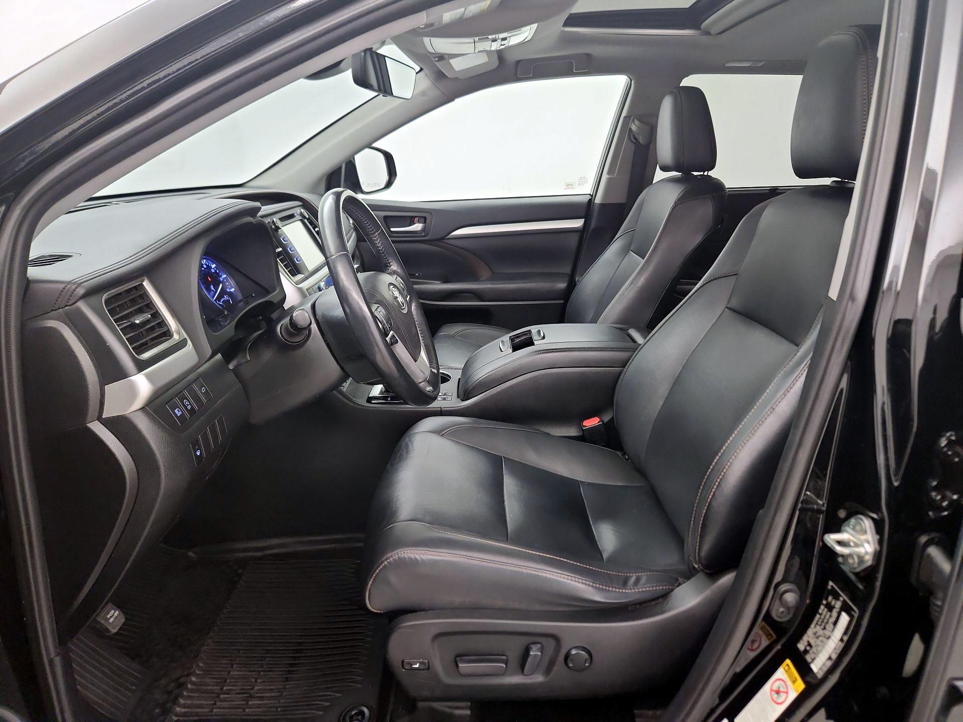 Thumbnail: 2019 Toyota Highlander - 11