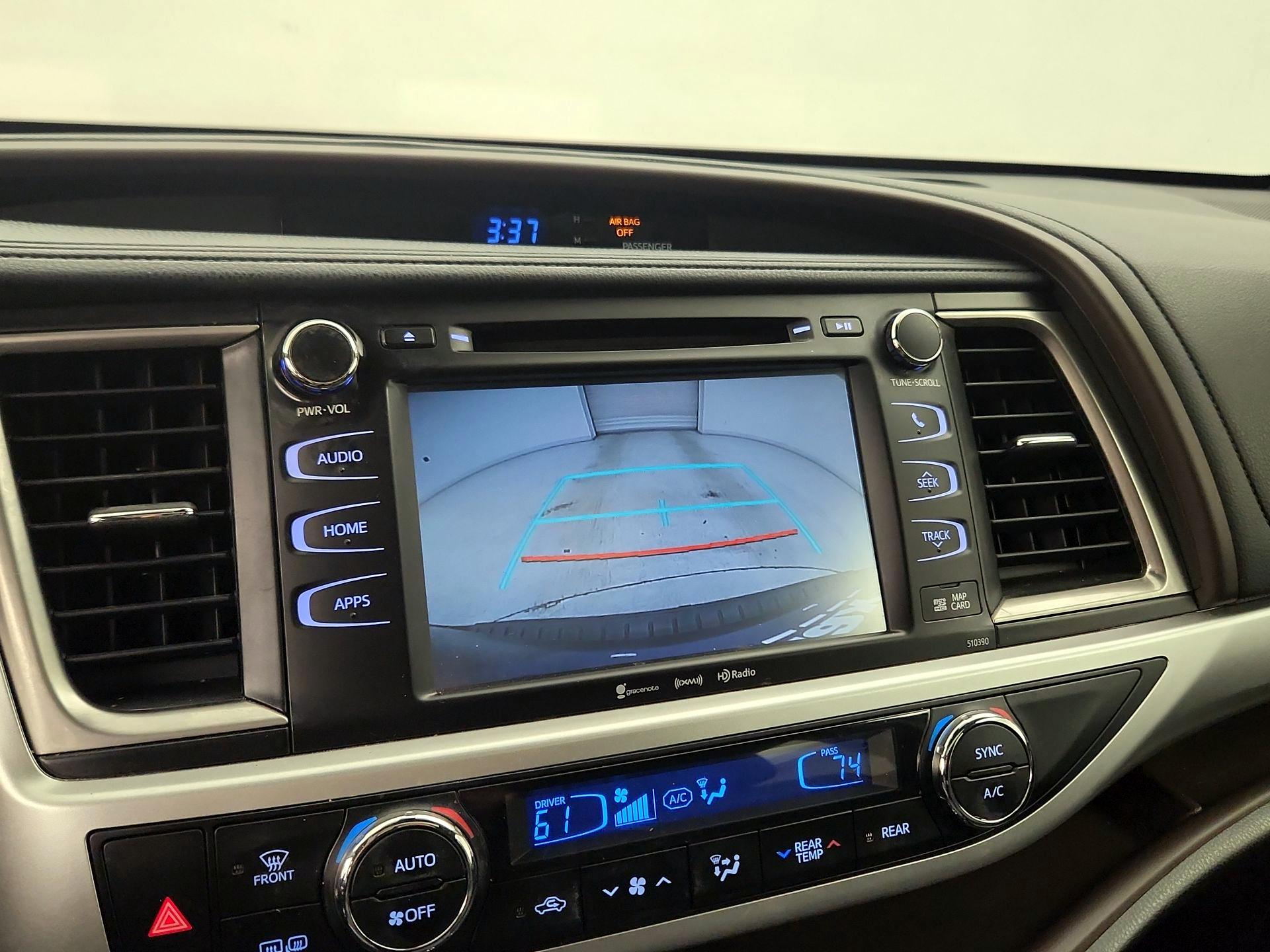 Thumbnail: 2019 Toyota Highlander - 14