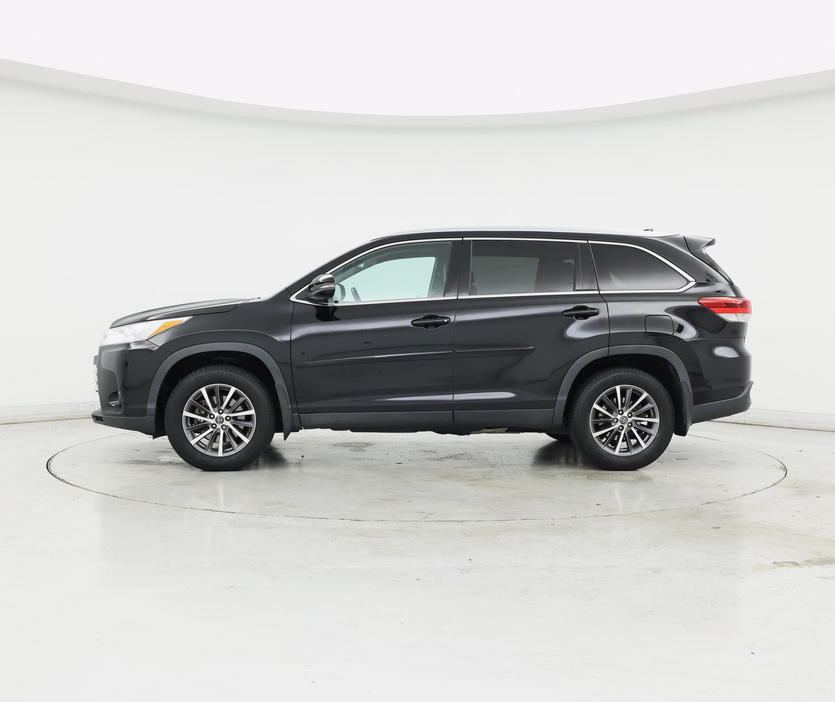 Thumbnail: 2019 Toyota Highlander - 3