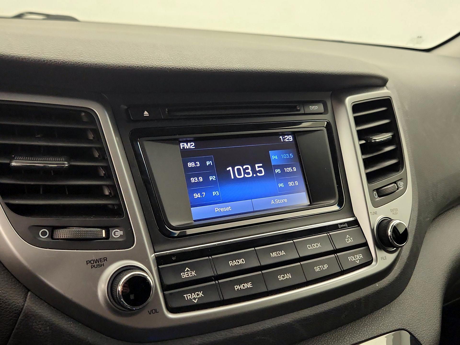 Thumbnail: 2016 Hyundai Tucson - 15