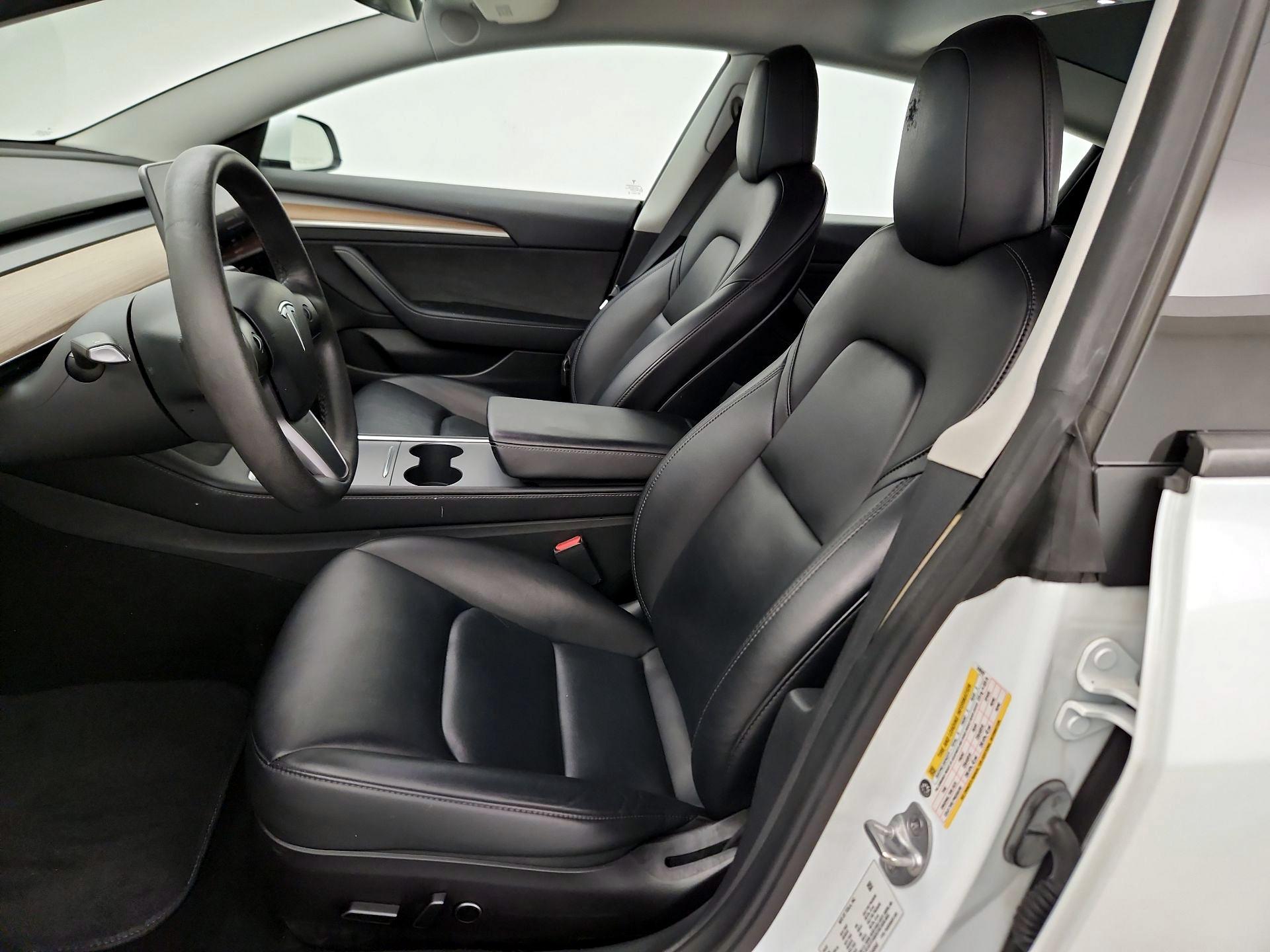 Thumbnail: 2022 Tesla Model 3 - 11