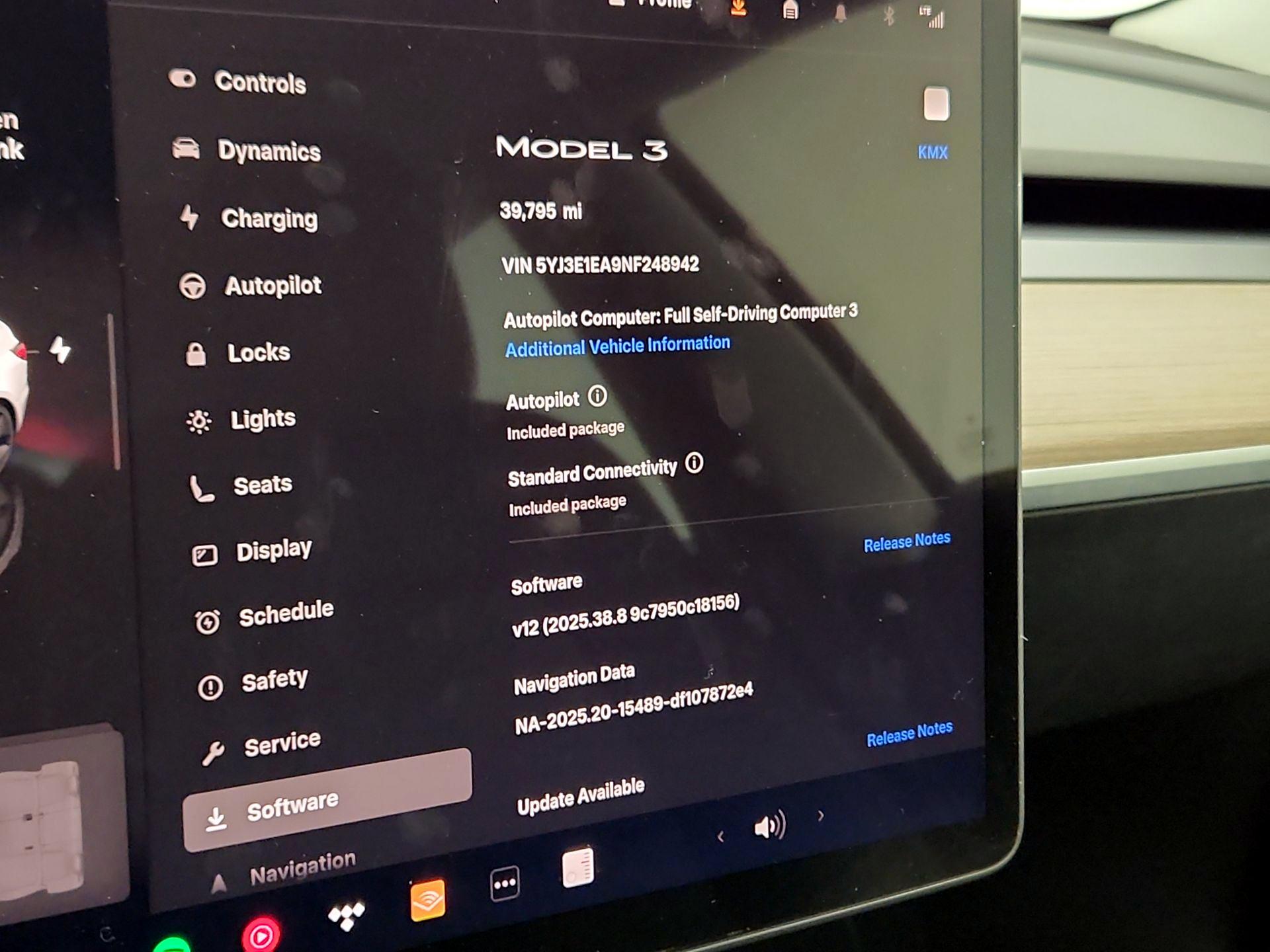 Thumbnail: 2022 Tesla Model 3 - 14