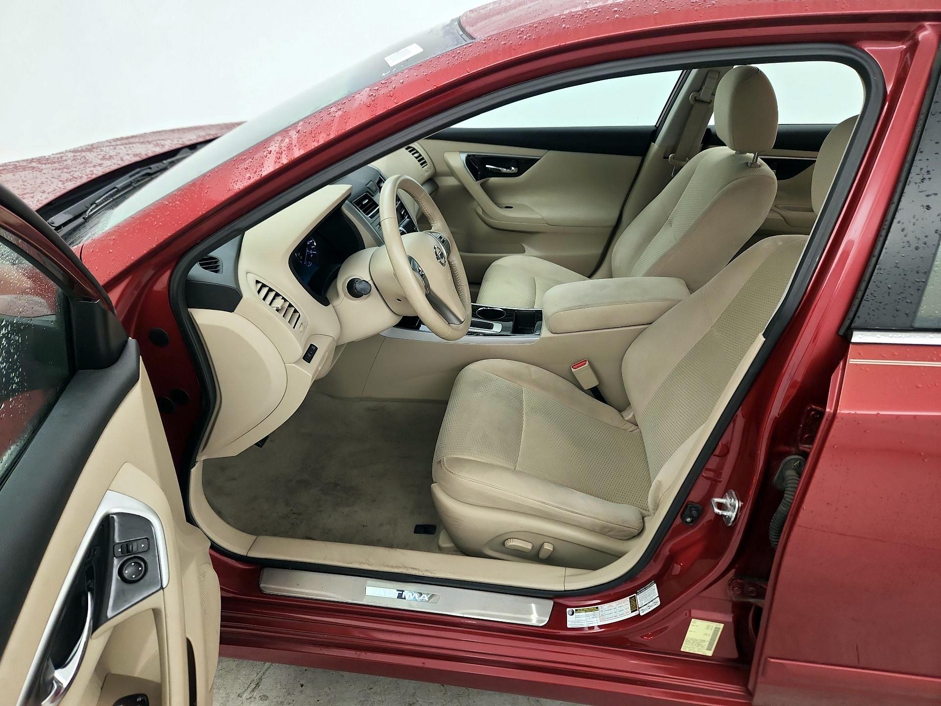 Thumbnail: 2014 Nissan Altima - 11